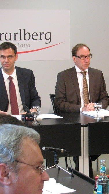 LH Wallner, LR Rauch und LSth. Rüdisser stellten im Pressefoyer den Budgetentwurf 2015 des Landes Vorarlberg vor Fotos