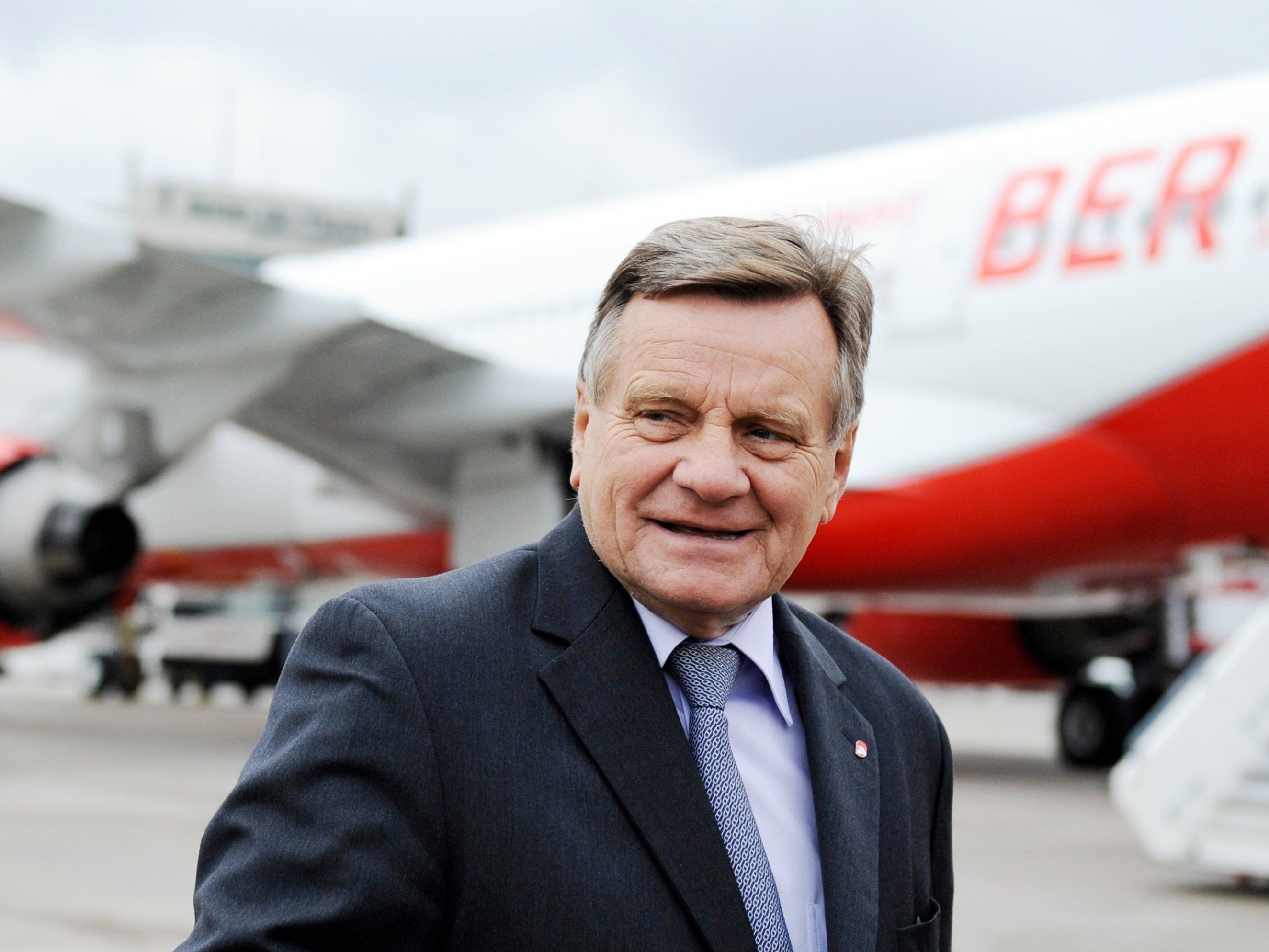 Hauptstadtflughafen Berlin Brandenburg: Immer wieder muss Mehdorn eigene Vorhersagen kassieren Hauptstadtflughafen Berlin Brandenburg: Immer wieder muss Mehdorn eigene Vorhersagen kassieren