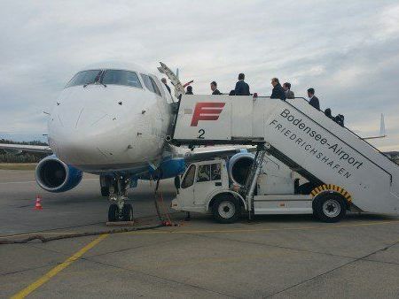 Die Peoples-Maschine musste nach Friedrichshafen ausweichen. Die Peoples-Maschine musste nach Friedrichshafen ausweichen.