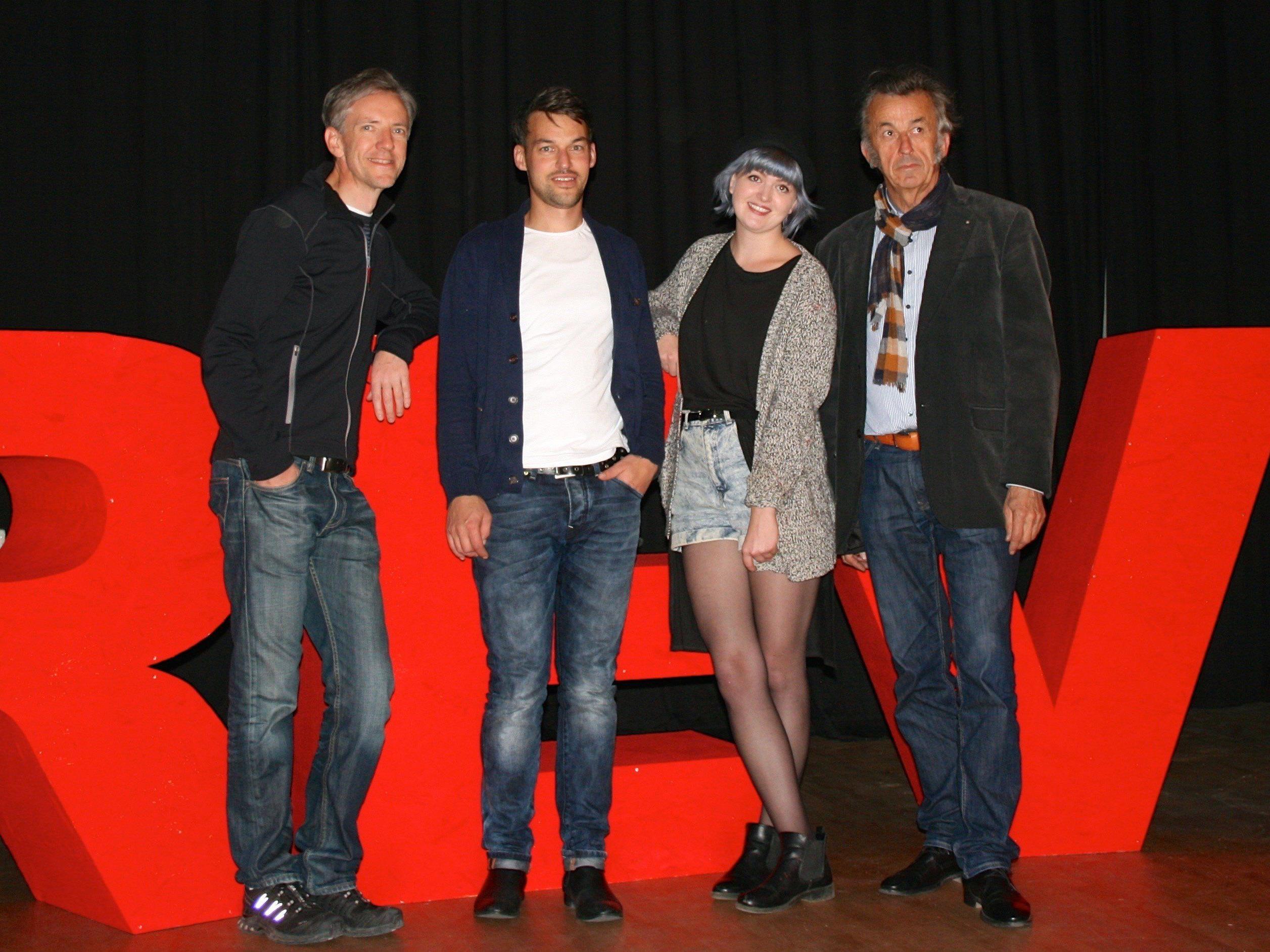 Regisseur Gotthard Bilgeri, die Hauptdarsteller Urs Schwarz und Michael Bartenstein sowie Kostümbildnerin Sara-Lisa Bals.