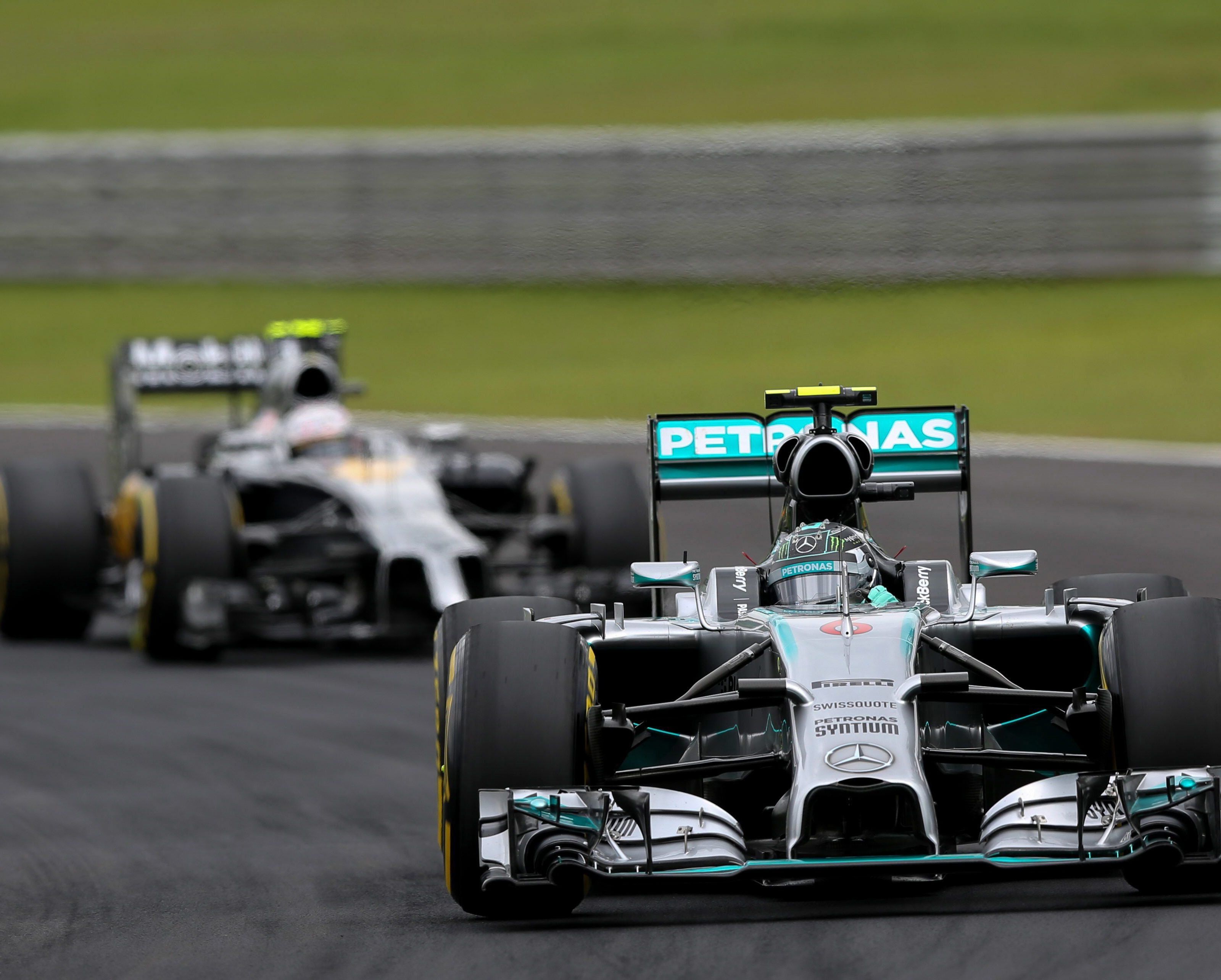 Nico Rosberg will in Interlagos den Kampf um den Fahrertitel offen halten. Nico Rosberg will in Interlagos den Kampf um den Fahrertitel offen halten.