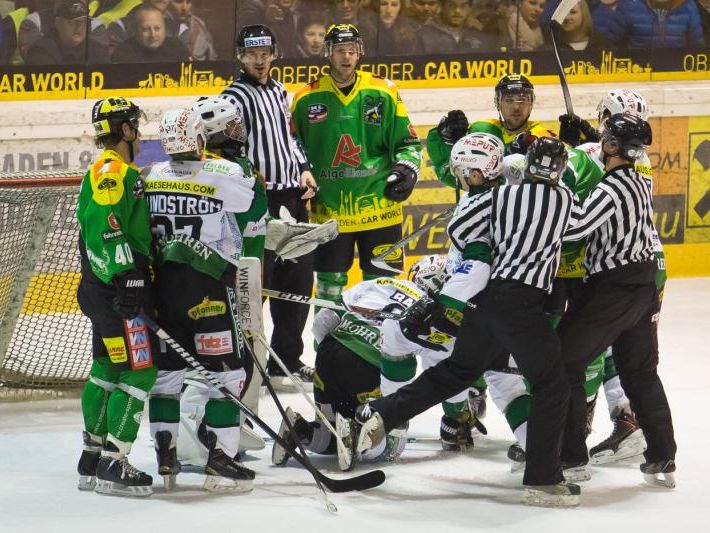 Bregenzerwald gewann beim ersatzgeschwächten Lustenau knapp mit 1:0 und sind nun Erster Bregenzerwald gewann beim ersatzgeschwächten Lustenau knapp mit 1:0 und sind nun Erster