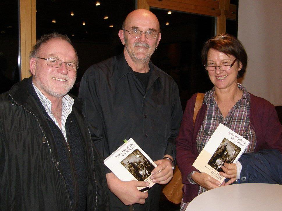 Autor Willi Rupp flankiert von Martin Jochum und Irmela Küng.