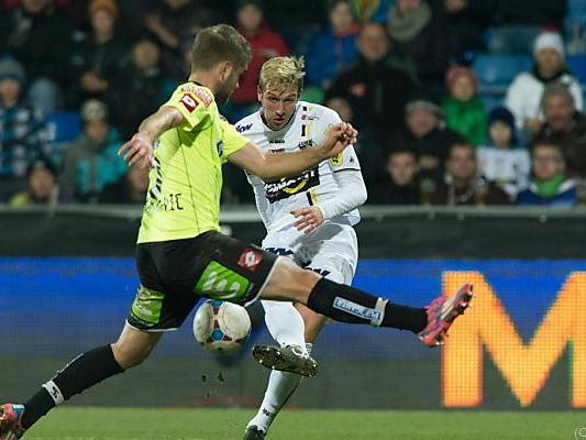 Altach siegte mit zehn Mann Altach siegte mit zehn Mann