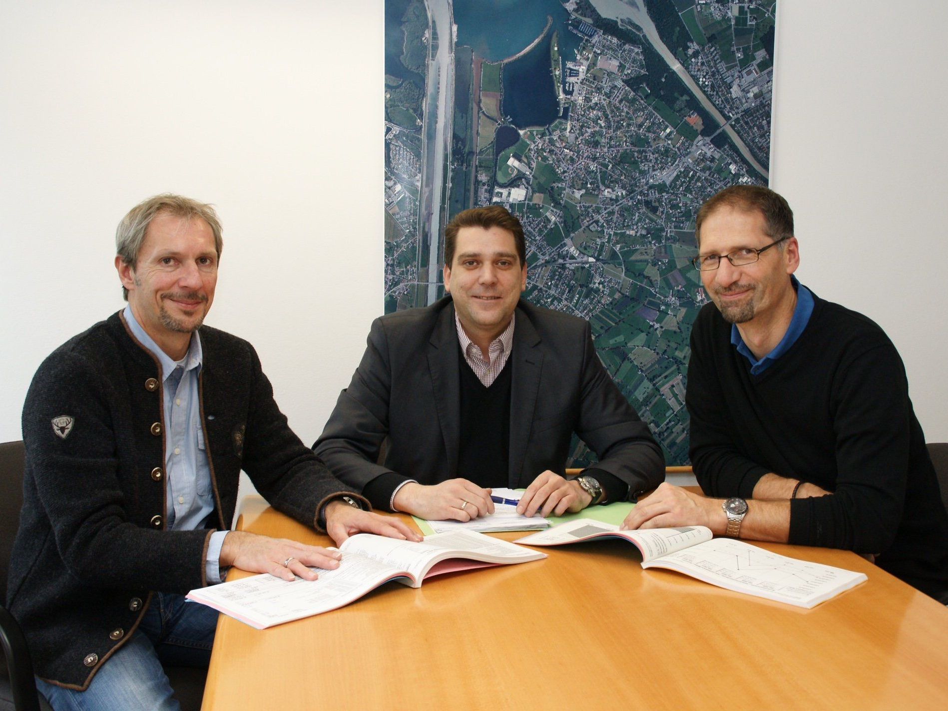 Finanzreferent Franz Bereuter, Bürgermeister Harald Köhlmeier und Finanzleiter Markus Lerchenmüller. Finanzreferent Franz Bereuter, Bürgermeister Harald Köhlmeier und Finanzleiter Markus Lerchenmüller.