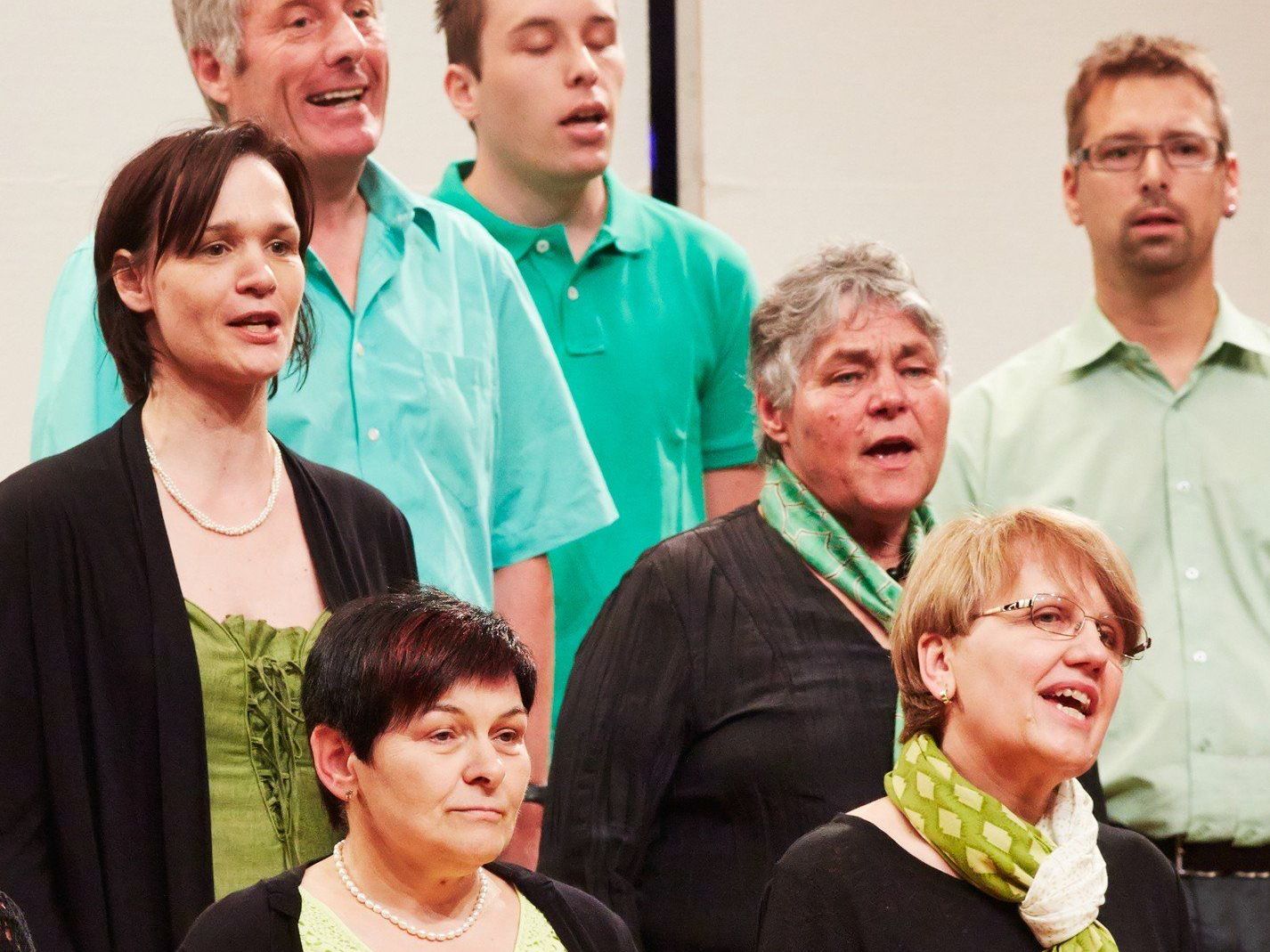 „Heute ist euch der Heiland geboren“: Messgestaltung durch den Cantemus-Chor. „Heute ist euch der Heiland geboren“: Messgestaltung durch den Cantemus-Chor.