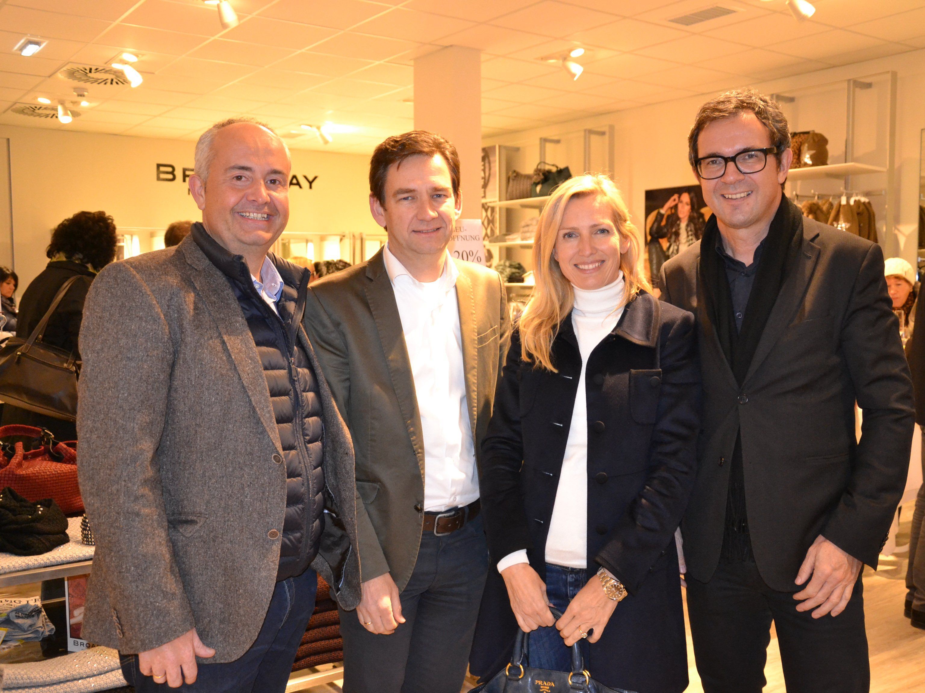 Gratulierten zur Neueröffnung: Manfred Böhmwalder, Wolfgang Rüf, Andrea Peter und Bernhard Ölz (Prisma) Gratulierten zur Neueröffnung: Manfred Böhmwalder, Wolfgang Rüf, Andrea Peter und Bernhard Ölz (Prisma)
