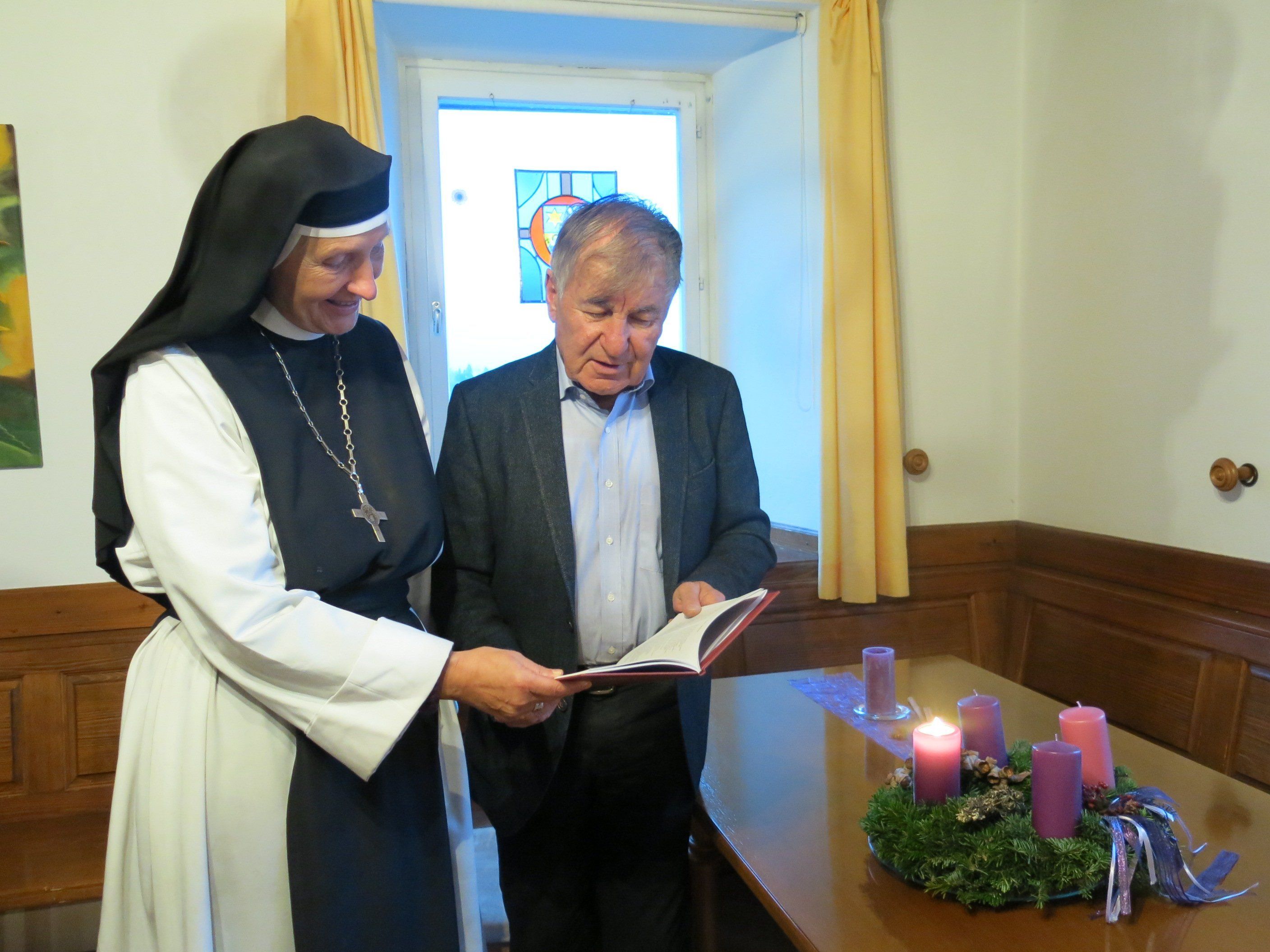 Mutter Hildegard und Prof. Gerhard Winkler sind auf dem Weg der Barmherzigkeit Mutter Hildegard und Prof. Gerhard Winkler sind auf dem Weg der Barmherzigkeit