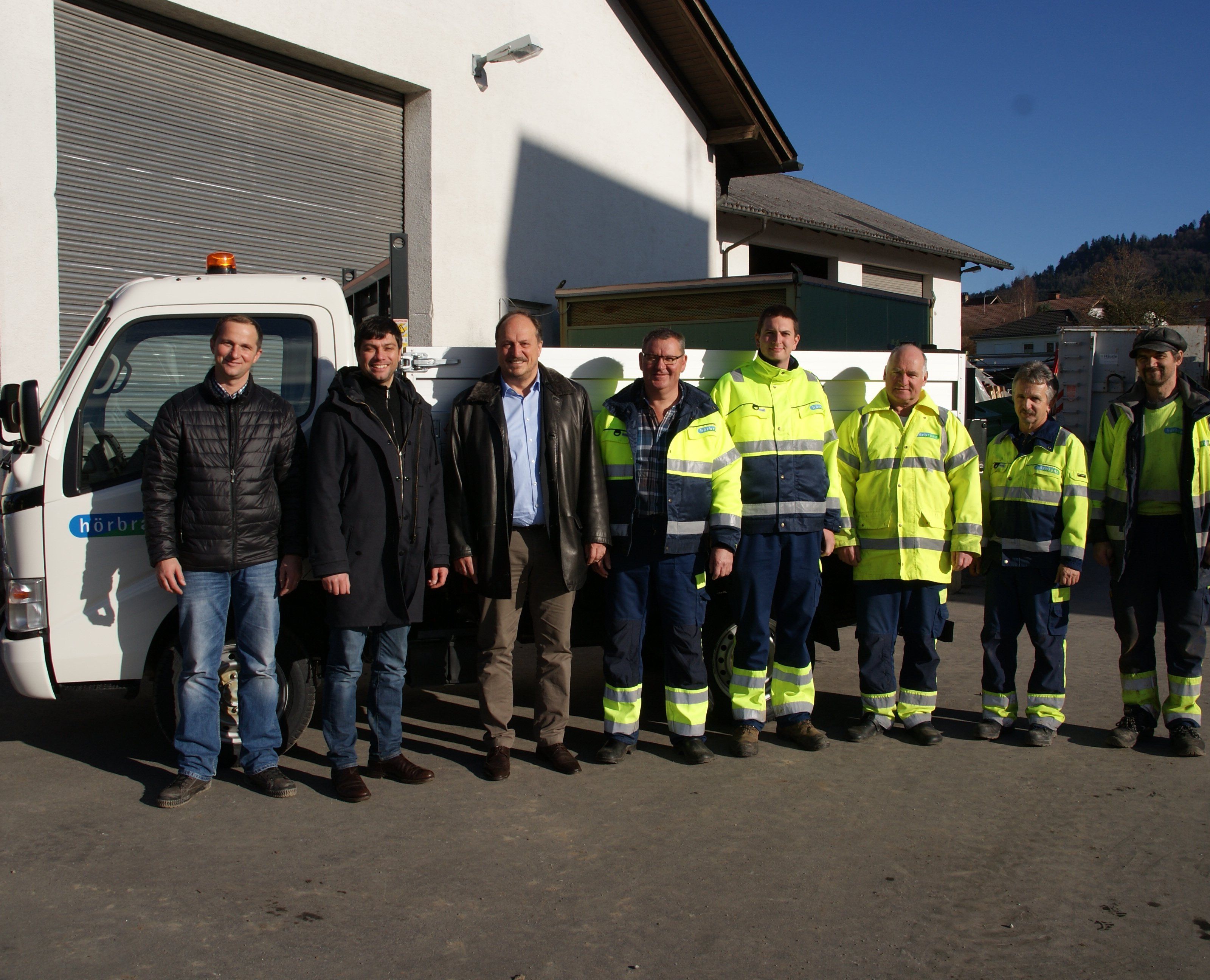 v.l.: Bauhofleiter Hubert Schreilechner, Renato Walter, Bgm. Karl Hehle, Bauhofteam: Dietmar Roth, Dominik Müller, Hermann Pertoll, Mario Boschi, Günther Mais