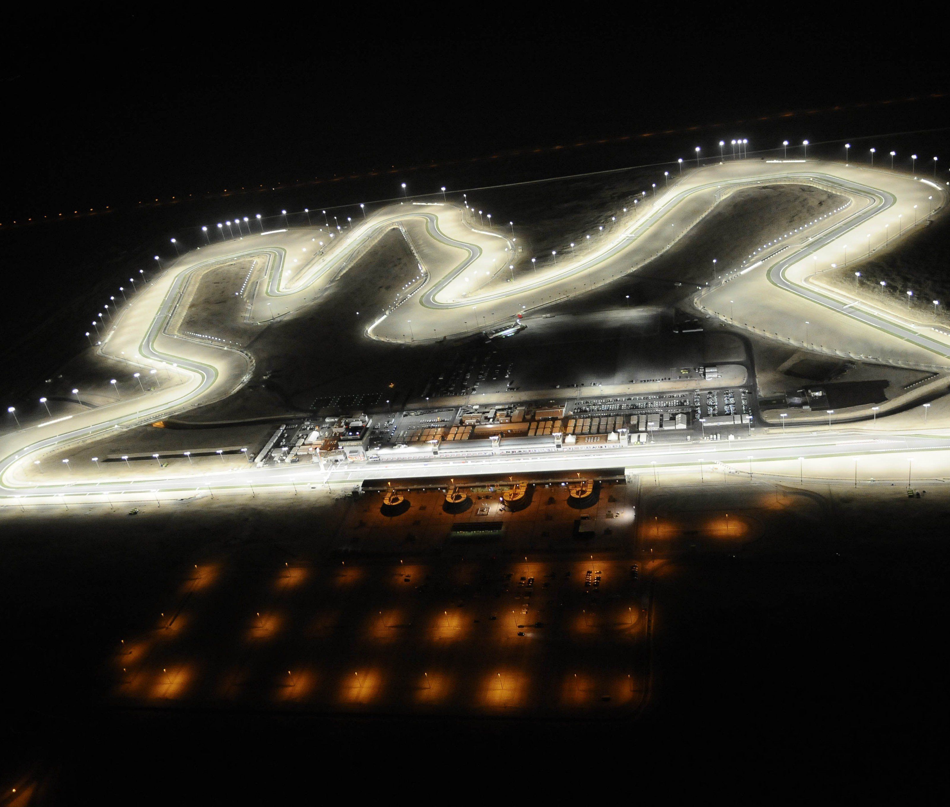 Die MotoGP fährt in Qatar, gegen die Formel 1 legten die Nachbarn ihr Veto ein. Die MotoGP fährt in Qatar, gegen die Formel 1 legten die Nachbarn ihr Veto ein.