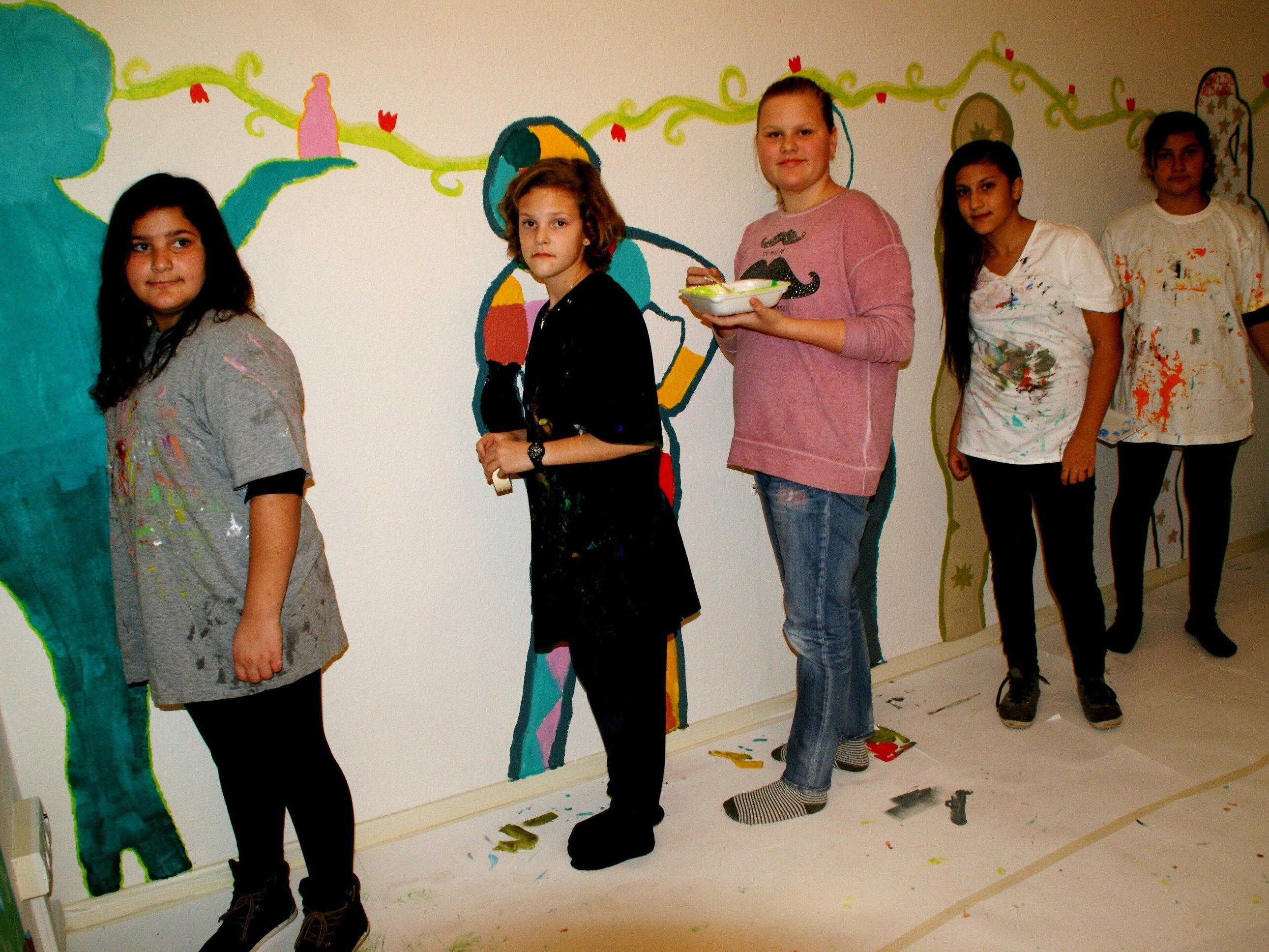 edes Mädchen hat ihr persönliches Schattenbild edes Mädchen hat ihr persönliches Schattenbild