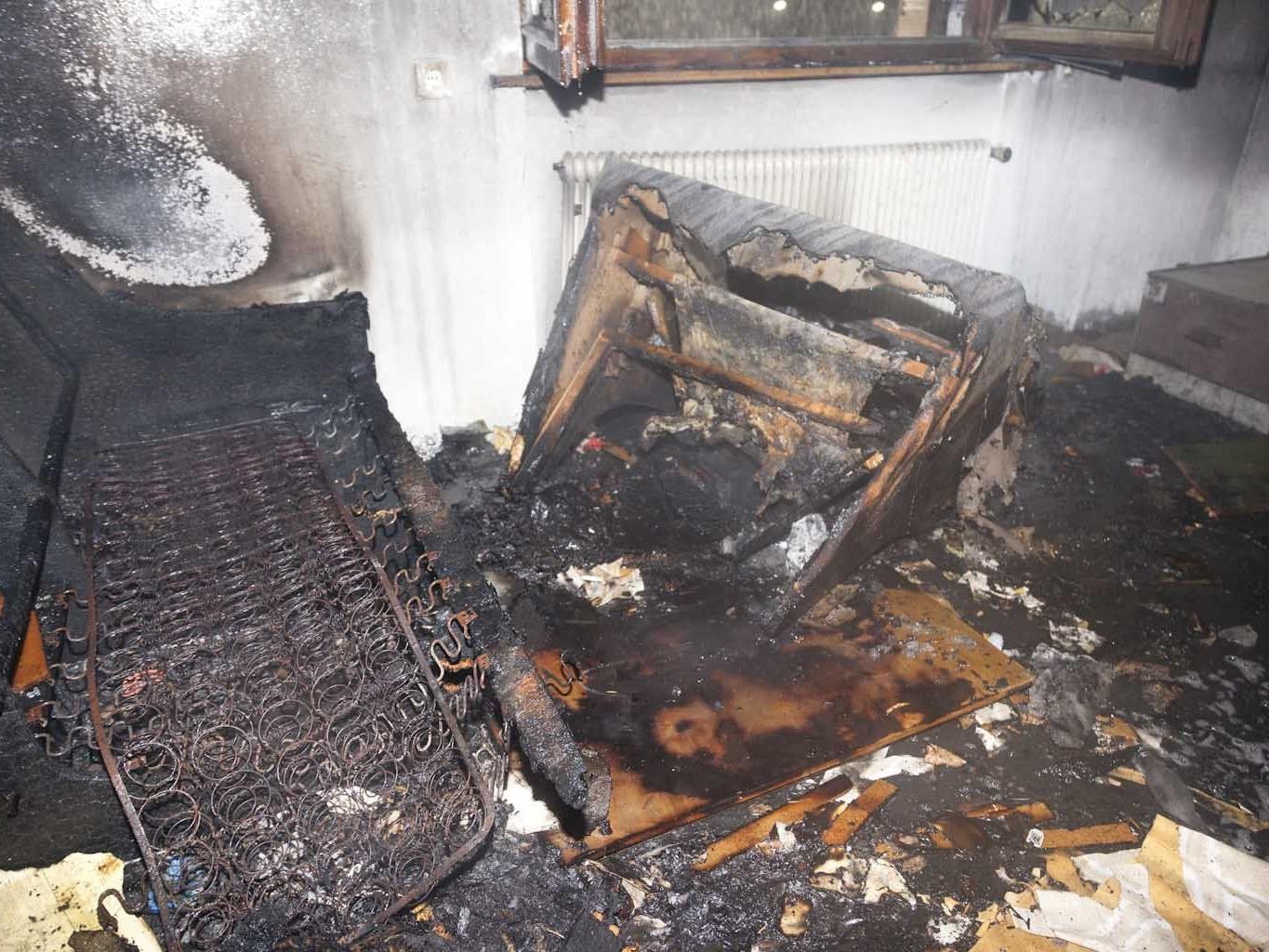In einem leerstehenden Haus in Hohenems brach ein Feuer aus.