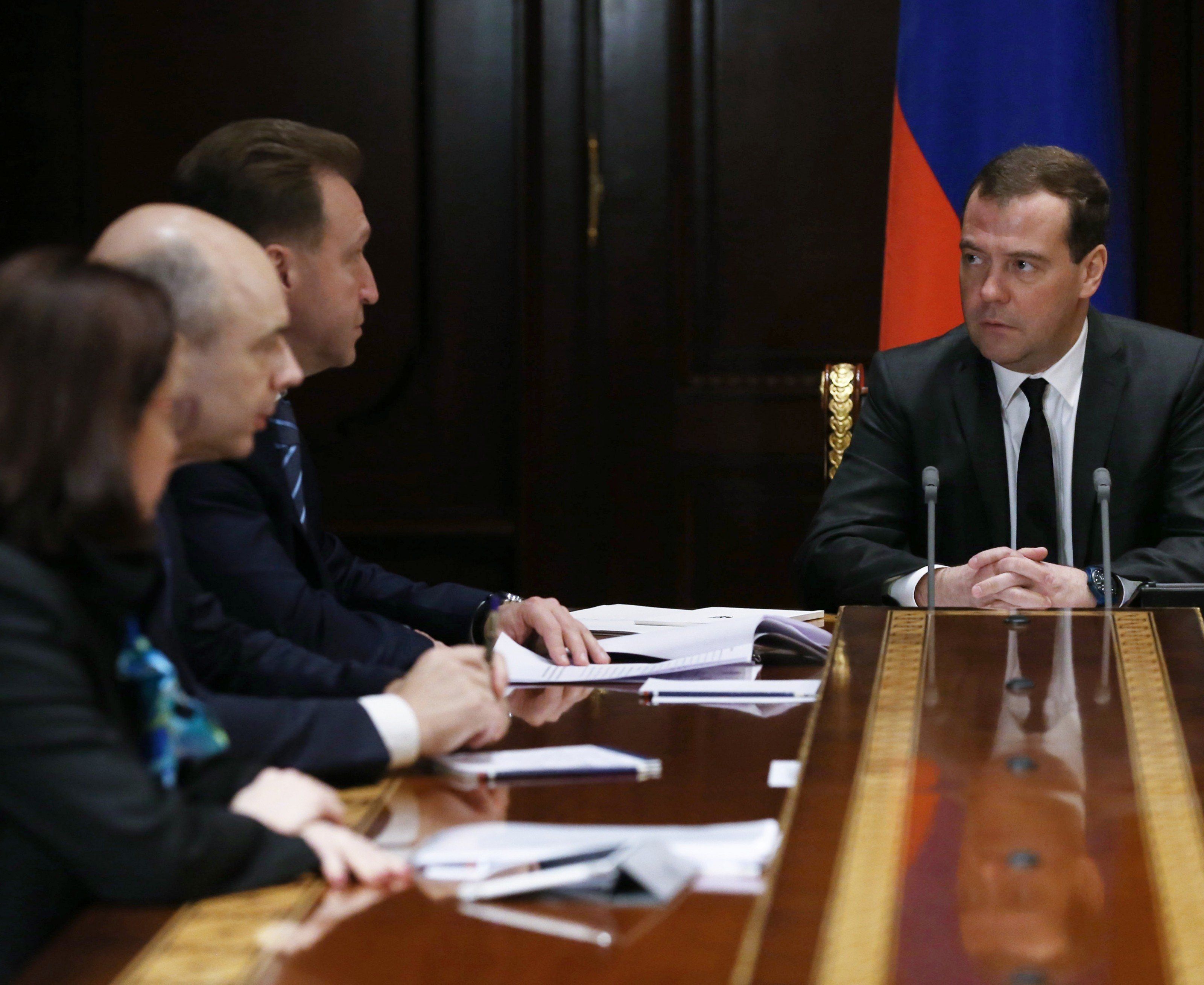 Verkauf schrittweise - Rubel zog nach der Ankündigung kräftig an. Verkauf schrittweise - Rubel zog nach der Ankündigung kräftig an.