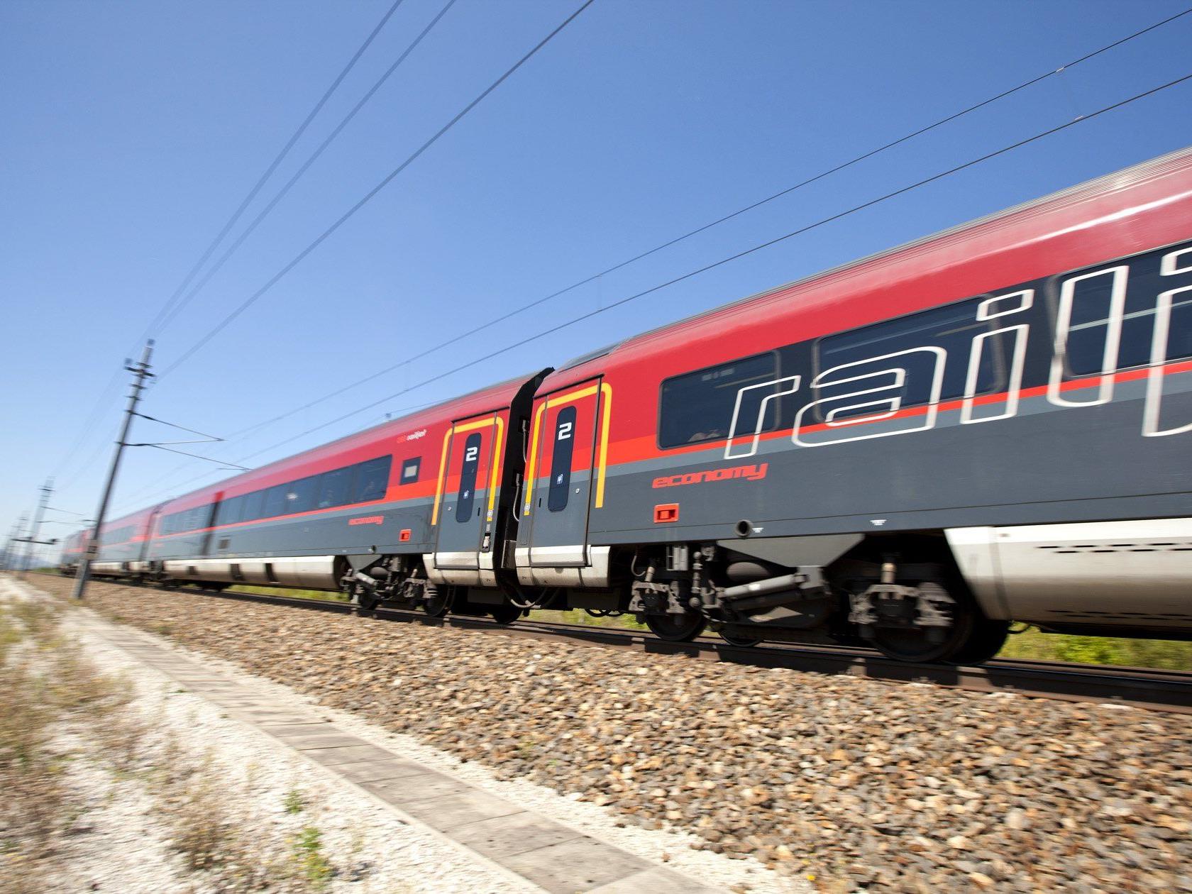 Mehr railjet und schnelle Verbindungen bringt der neue Fahrplan 2015 auch in Vorarlberg.
