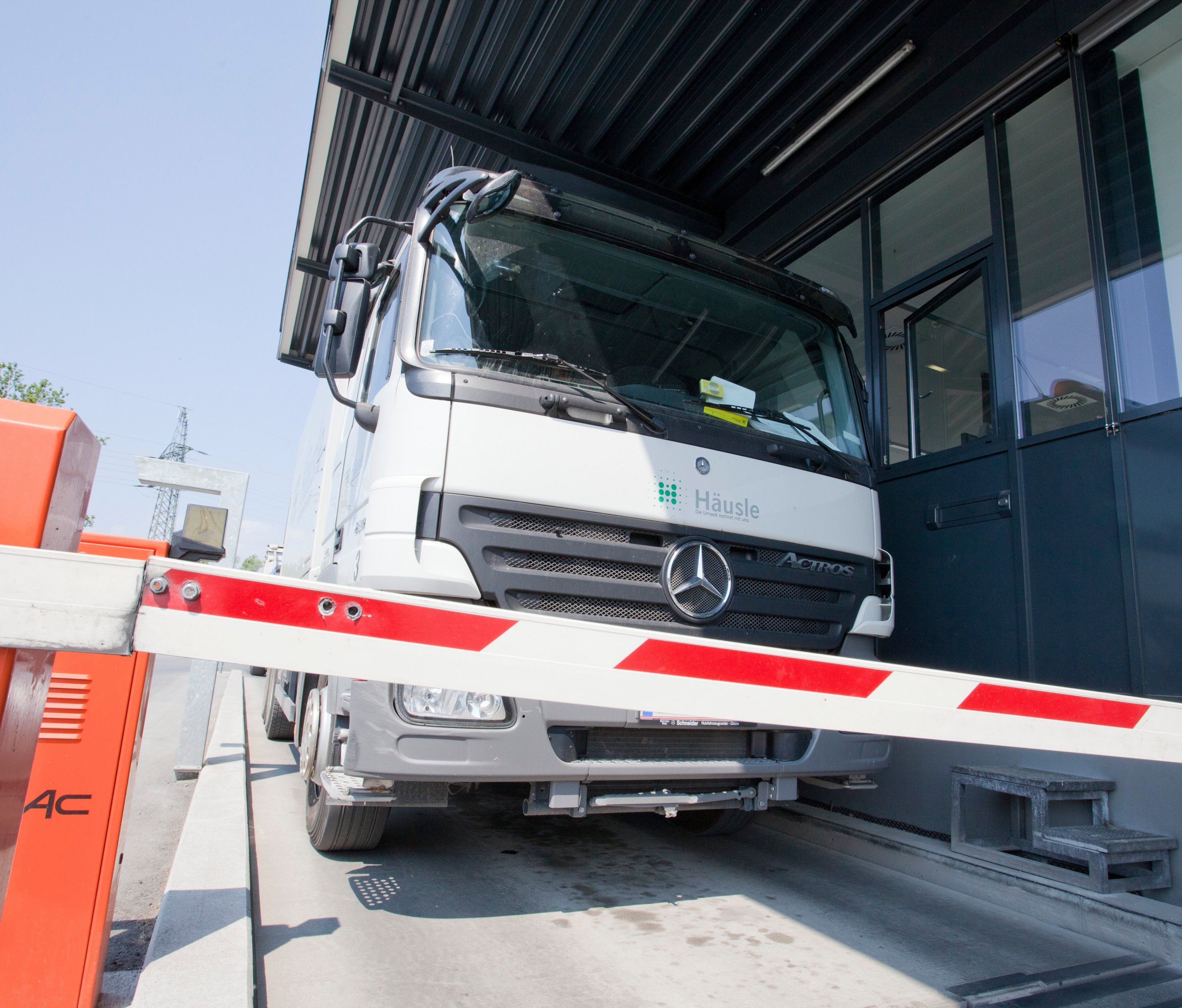 Maßgeblich verantwortlich für die Kündigungen sind der Wegfall von drei großen Sammel- und Verwertungsaufträge. Maßgeblich verantwortlich für die Kündigungen sind der Wegfall von drei großen Sammel- und Verwertungsaufträge.