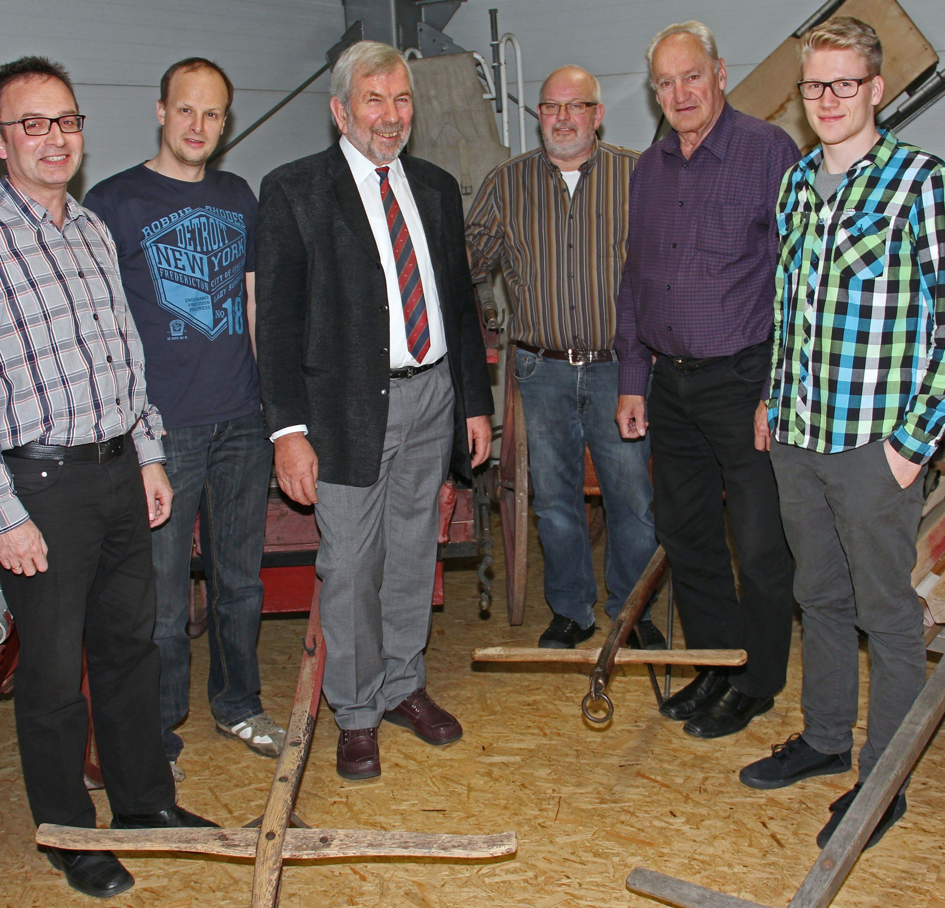 der neu gewählte Vereinsvorstand: Kassier Gert Ludescher, Beirat Mathias Mager, Obmann Karl Hartmann, Vizeobmann Wilfried Mager, Beirat Hans Lerchenmüller, Schriftführer Mathias Lerchenmüller der neu gewählte Vereinsvorstand: Kassier Gert Ludescher, Beirat Mathias Mager, Obmann Karl Hartmann, Vizeobmann Wilfried Mager, Beirat Hans Lerchenmüller, Schriftführer Mathias Lerchenmüller