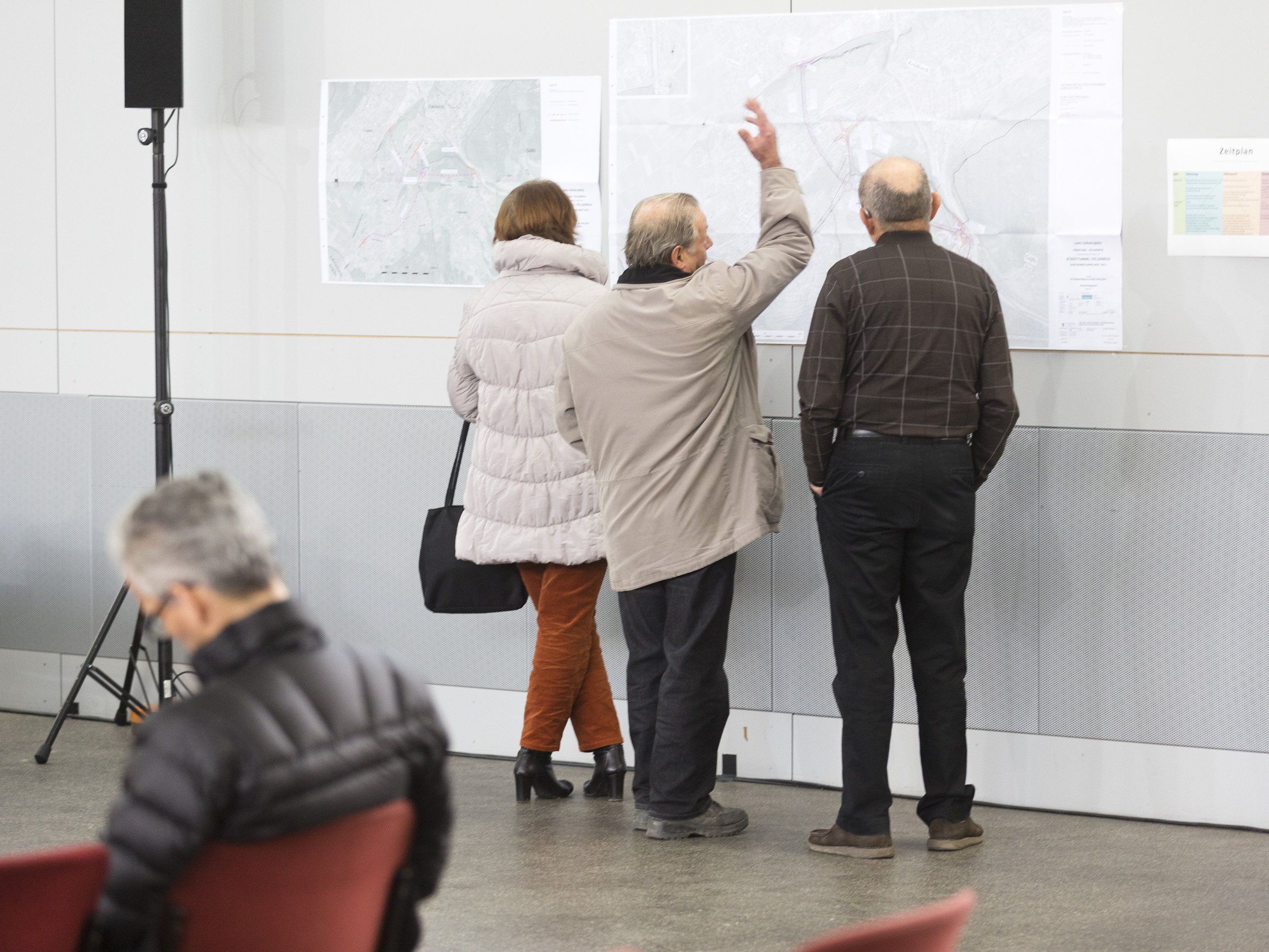 In einem dreitägigen Verhandlungsmarathon (16. bis 18. Dezember 2014) wurde das Projekt Stadttunnel Feldkirch im Alten Hallenbad in allen Punkten erörtert In einem dreitägigen Verhandlungsmarathon (16. bis 18. Dezember 2014) wurde das Projekt Stadttunnel Feldkirch im Alten Hallenbad in allen Punkten erörtert