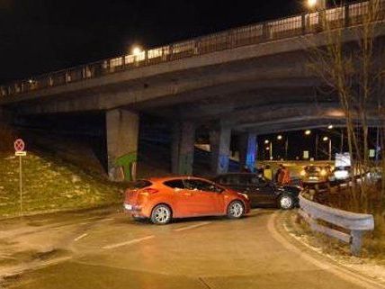 Unfall in Penzing in den frühen Morgenstunden. Unfall in Penzing in den frühen Morgenstunden.