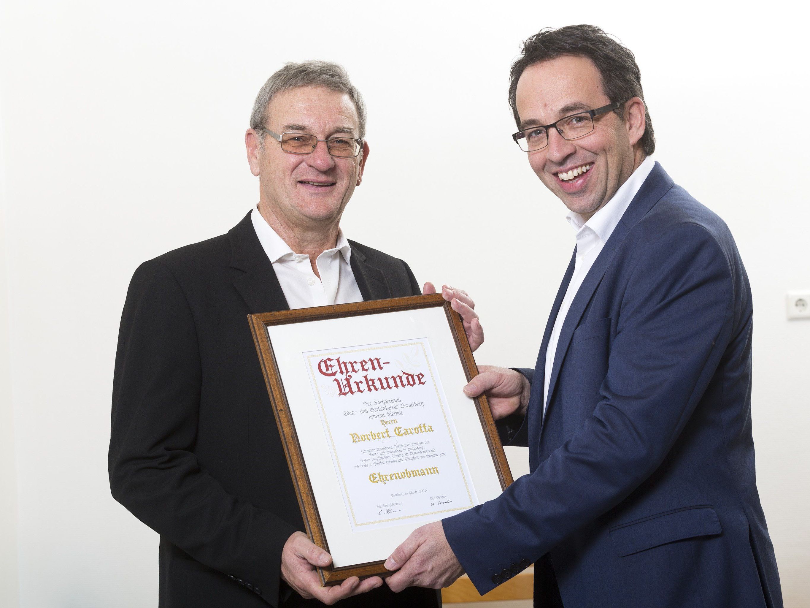 Ehrenurkunde für Norbert Carotta Ehrenurkunde für Norbert Carotta