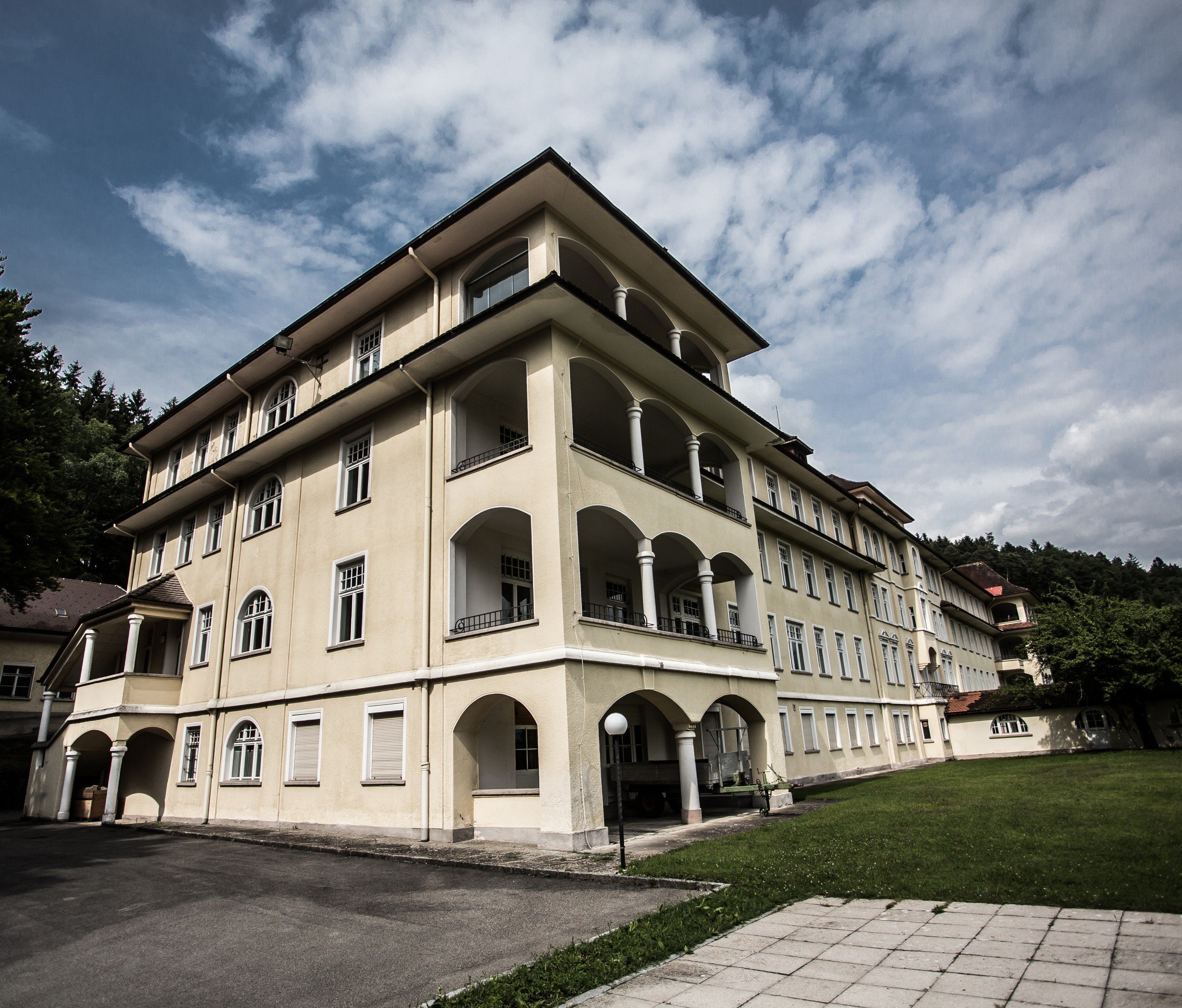 Auch im ehemaligen Krankenhaus Gaisbühel werden Flüchtlinge einquartiert. Auch im ehemaligen Krankenhaus Gaisbühel werden Flüchtlinge einquartiert.