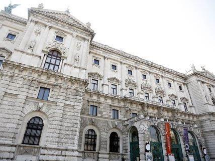 Weltmuseum Wien wird verkleinert, Haus der Geschichte kommt