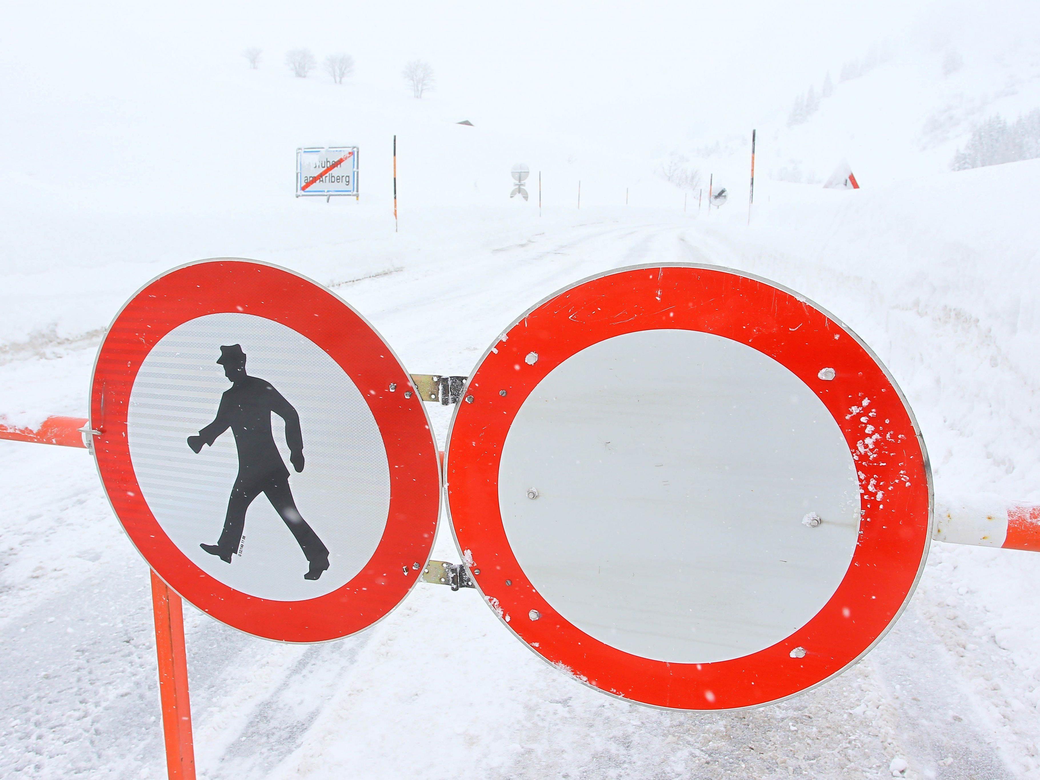 Wintersperren, wie hier bei Stuben am Arlberg, sind in Vorarlberg keine Seltenheit.