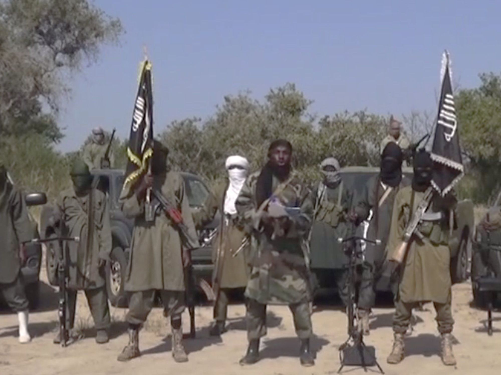 20.000 Menschen geflüchtet - 16 Dörfer vollständig zerstört. 20.000 Menschen geflüchtet - 16 Dörfer vollständig zerstört.