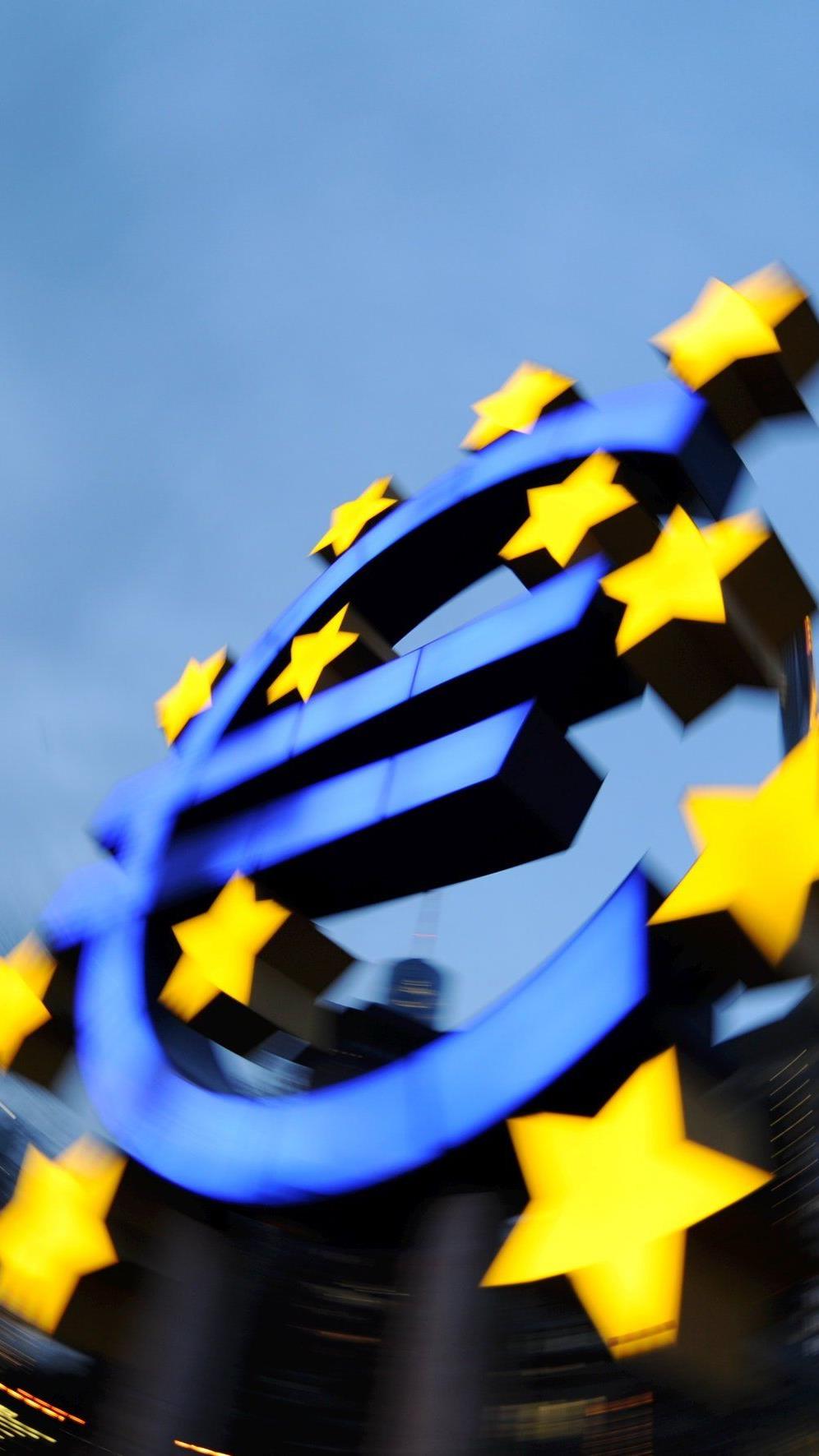EZB öffnet Geldschleusen und schwemmt Märkte mit über einer Billion Euro.