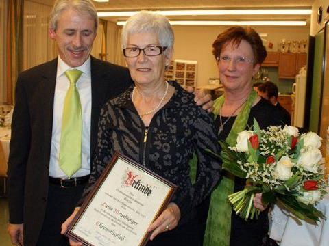 Verleihung der Ehrenmitgliedschaft an Luise Meusburger