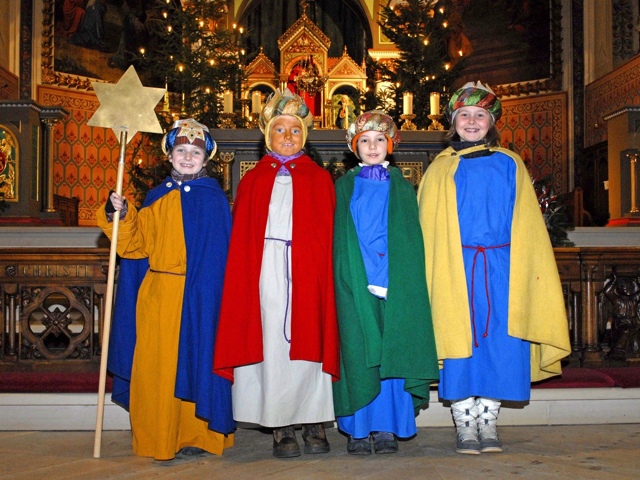 Sternsinger in der Pfarrkirche Schruns (2013) Sternsinger in der Pfarrkirche Schruns (2013)