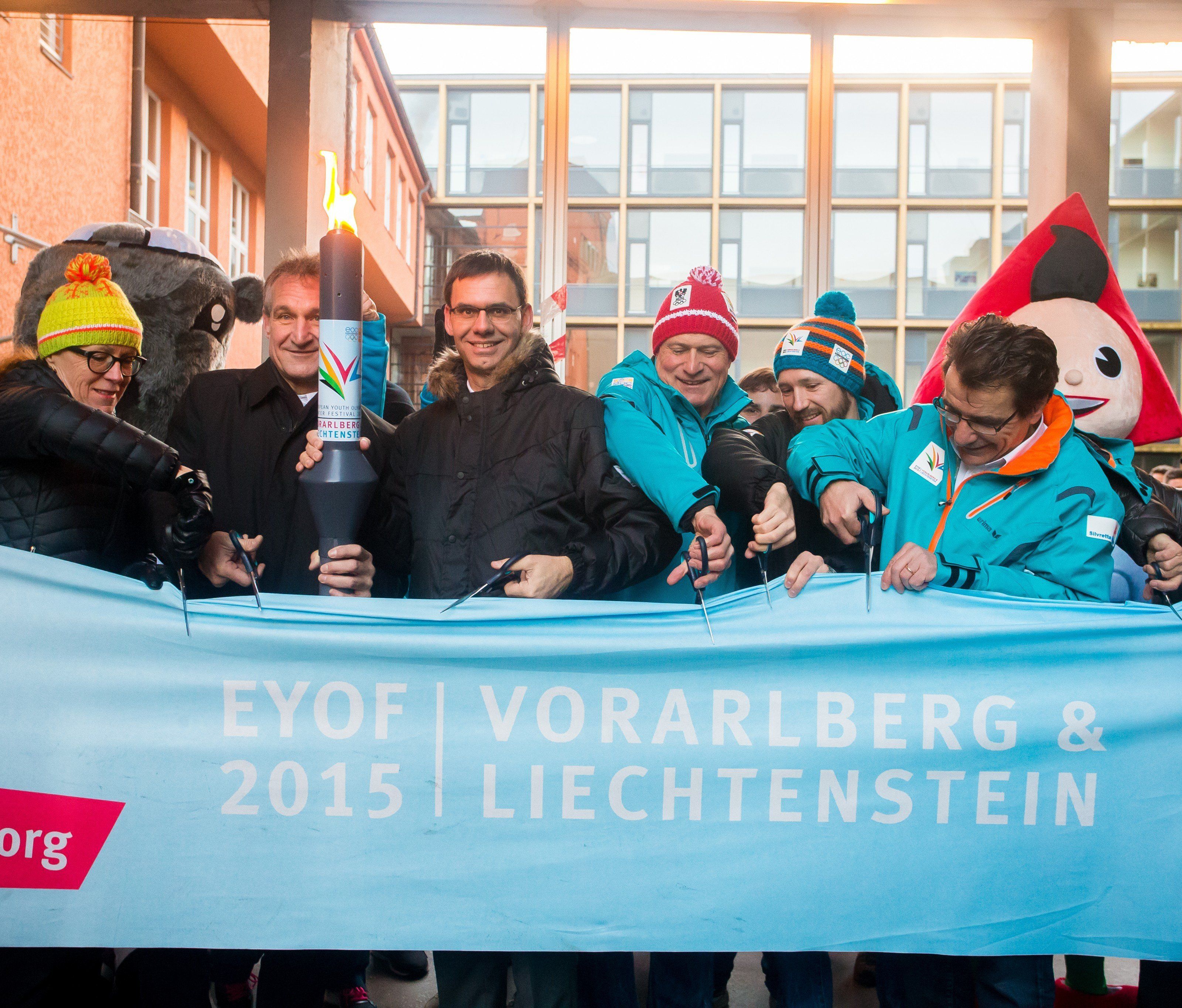 EYOF 2015: Startschuss für Fackellauf gefallen. EYOF 2015: Startschuss für Fackellauf gefallen.