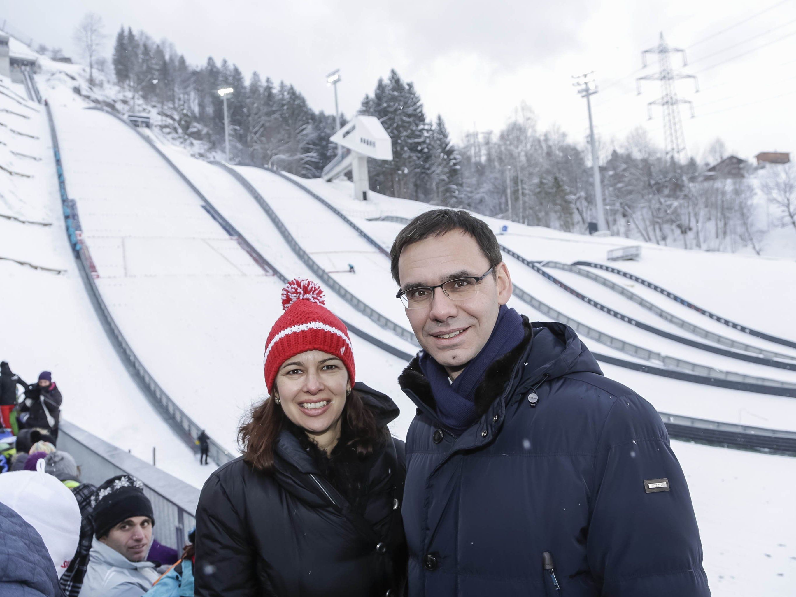 Ministerin Sophie Karmasin und Landeshauptmann Markus Wallner im Schanzenzentrum Montafon Nordic in Tschagguns Ministerin Sophie Karmasin und Landeshauptmann Markus Wallner im Schanzenzentrum Montafon Nordic in Tschagguns