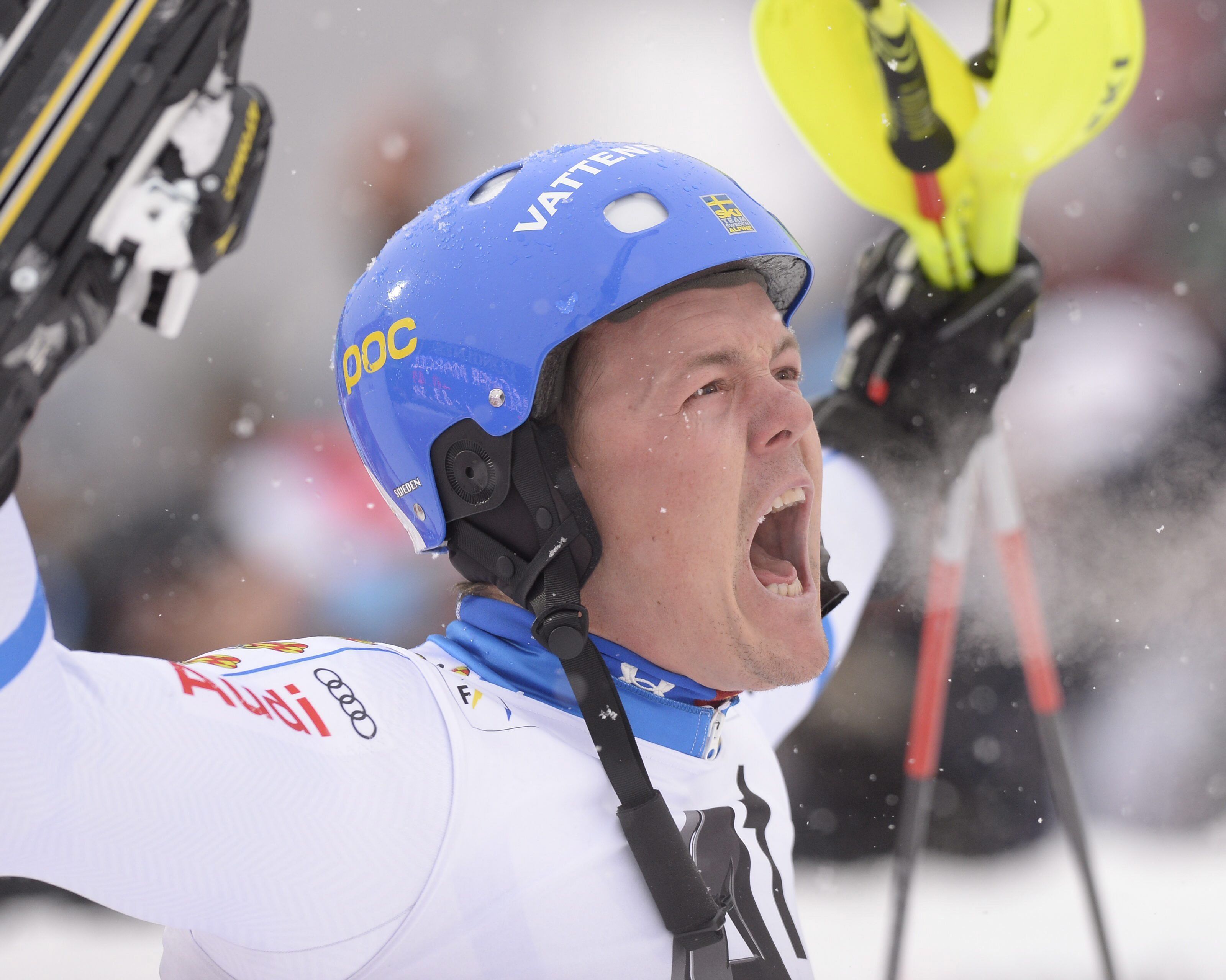 So freut sich jemand, der zum ersten Mal einen Weltcup-Slalom gewinnt: Der Schwede Mattias Hargin.