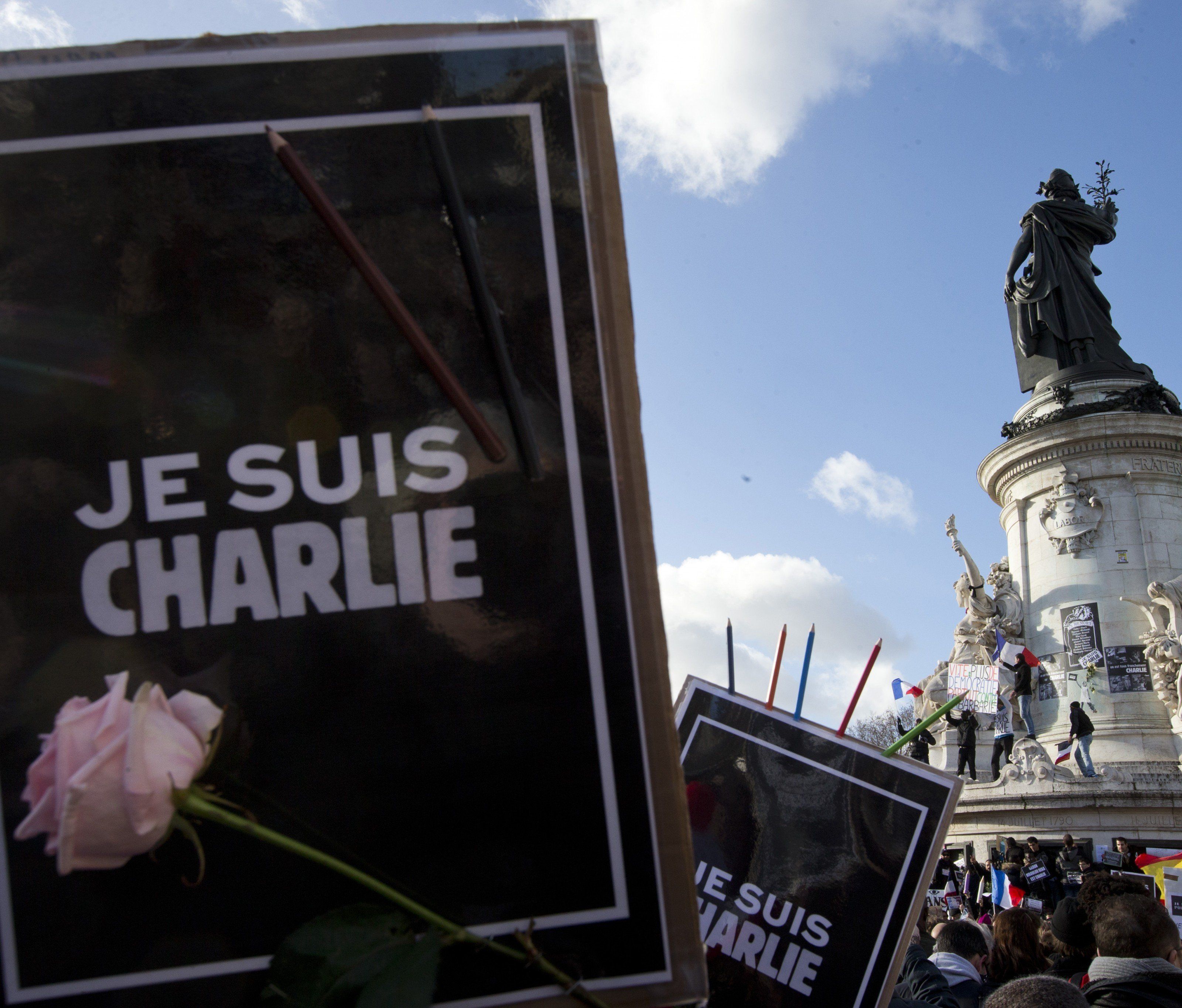 Nach der Terrorwelle, die Frankreich erschütterte, gingen Millionen auf die Straßen und zeigten sich solidarisch mit den Opfern. Nach der Terrorwelle, die Frankreich erschütterte, gingen Millionen auf die Straßen und zeigten sich solidarisch mit den Opfern.