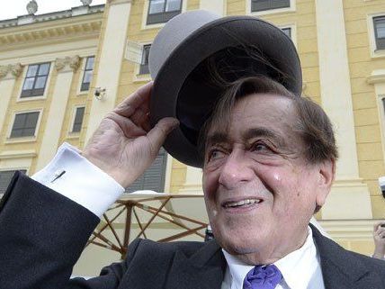 Richard Lugner hat ungehalten auf Haiders Aussagen reagiert. Richard Lugner hat ungehalten auf Haiders Aussagen reagiert.