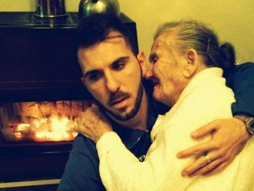 Das ist wahre Liebe - ein Bild geht um die Welt. Das ist wahre Liebe - ein Bild geht um die Welt.