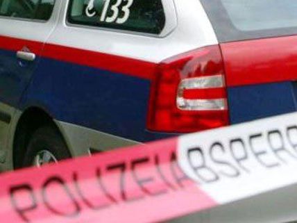In Eisenstadt wurde eine Leiche in einer Garage entdeckt. In Eisenstadt wurde eine Leiche in einer Garage entdeckt.