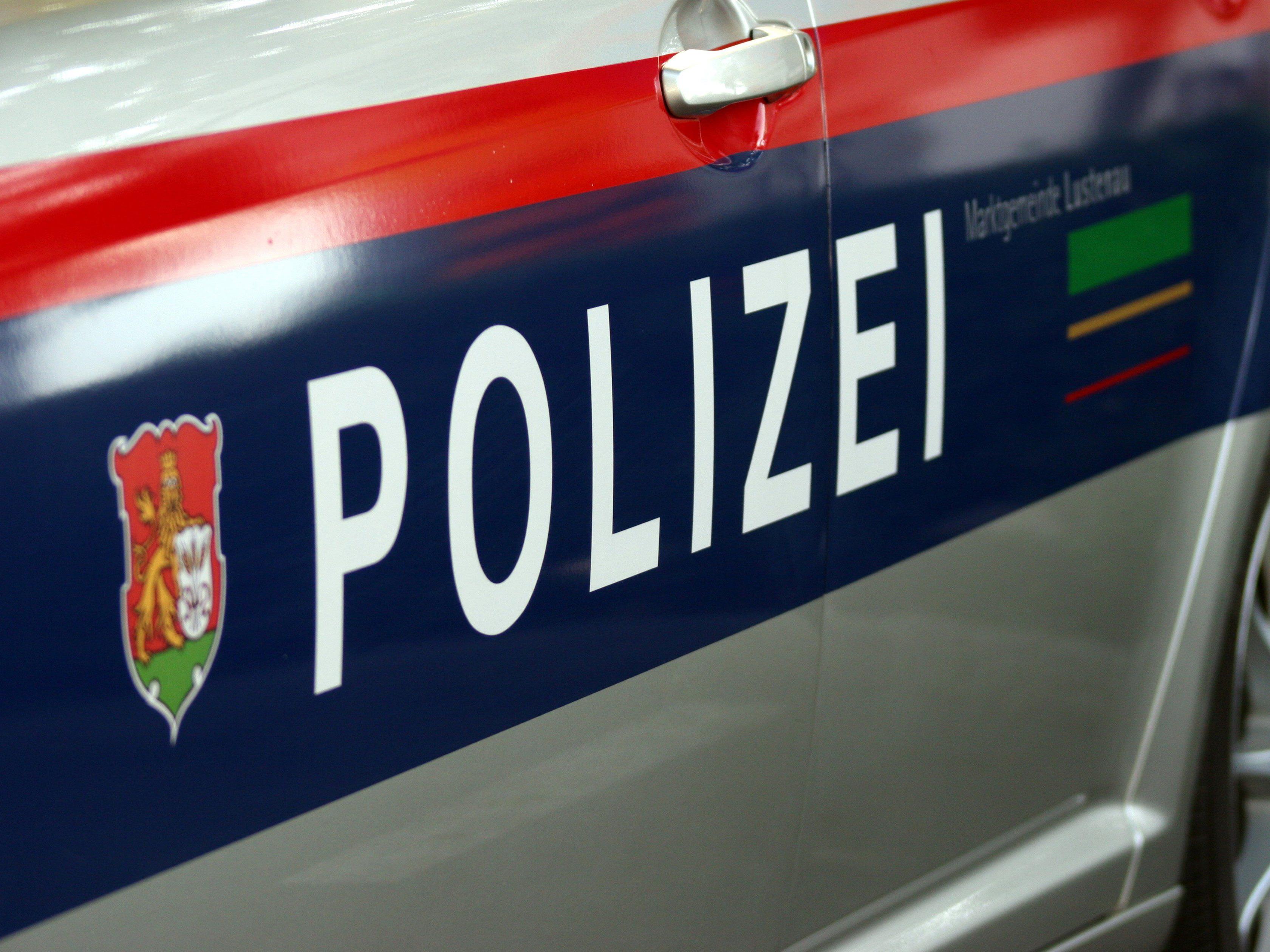 Ein falscher Polizist trieb in der Stadt Salzburg sein Unwesen.