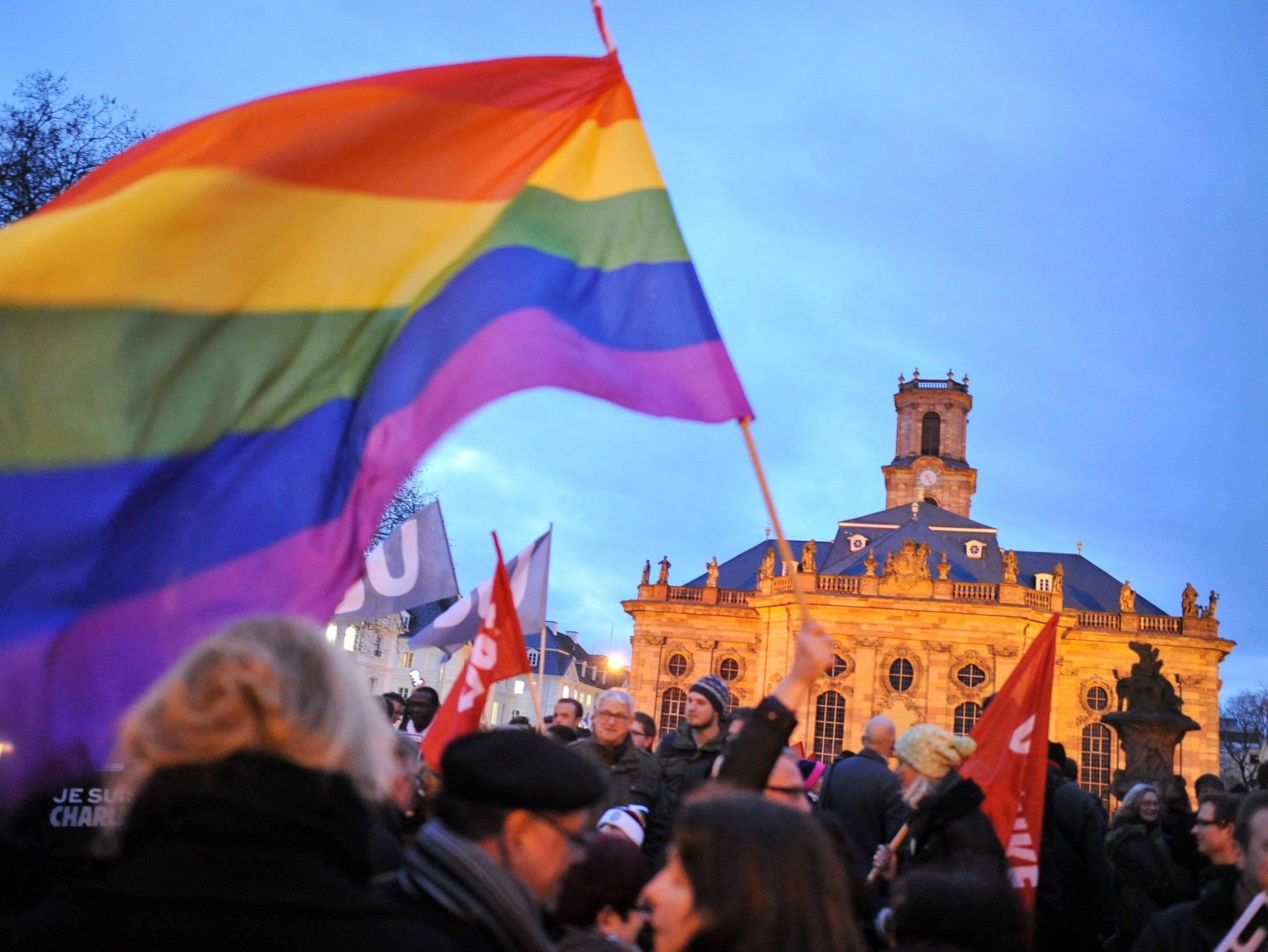 Rund 100.000 Menschen bei Anti-Pegida-Demonstrationen in Deutschland
