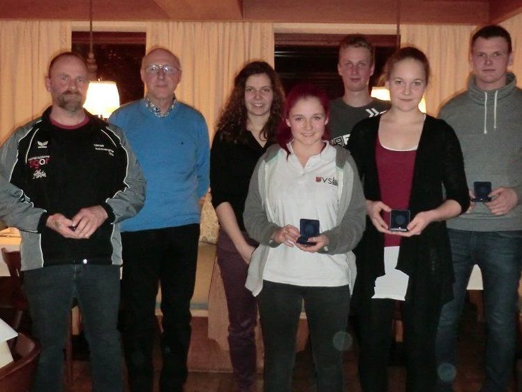 Geehrte Sportler v.l.n.r. Arno Kreiel, Werner Beranek, Tamara Rusch, Marita Geser, Jürgen Sutterlüty, Bianca Egender und Tobias Rusch Geehrte Sportler v.l.n.r. Arno Kreiel, Werner Beranek, Tamara Rusch, Marita Geser, Jürgen Sutterlüty, Bianca Egender und Tobias Rusch