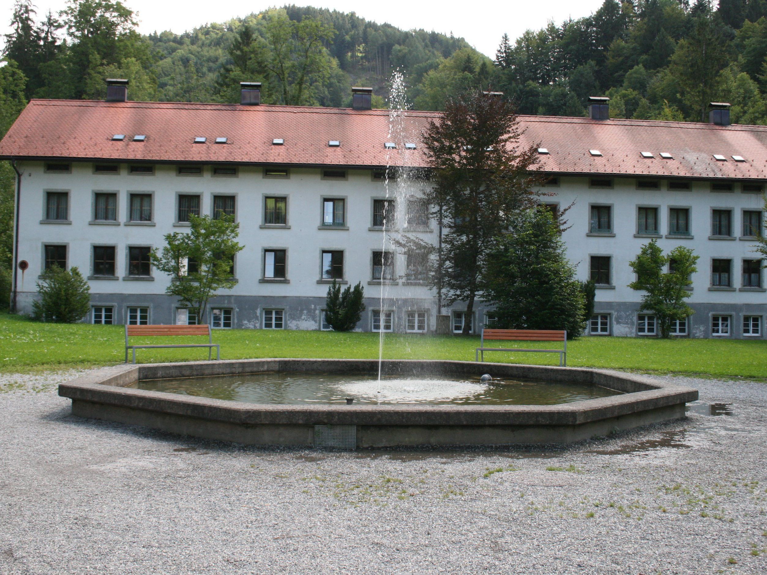 Erinnerung an die Hochblüte der Textilindustrie: Die Fontäne des Springbrunnens im Gütle schoss einst 70 Meter in den Himmel. Erinnerung an die Hochblüte der Textilindustrie: Die Fontäne des Springbrunnens im Gütle schoss einst 70 Meter in den Himmel.