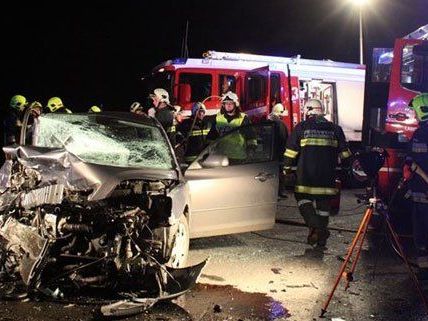 Vier Personen wurden bei dem Unfall im Bezirk Tulln verletzt. Vier Personen wurden bei dem Unfall im Bezirk Tulln verletzt.