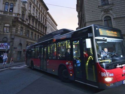 Voraussichtlich bis Juni wird die Buslinie umgeleitet. Voraussichtlich bis Juni wird die Buslinie umgeleitet.