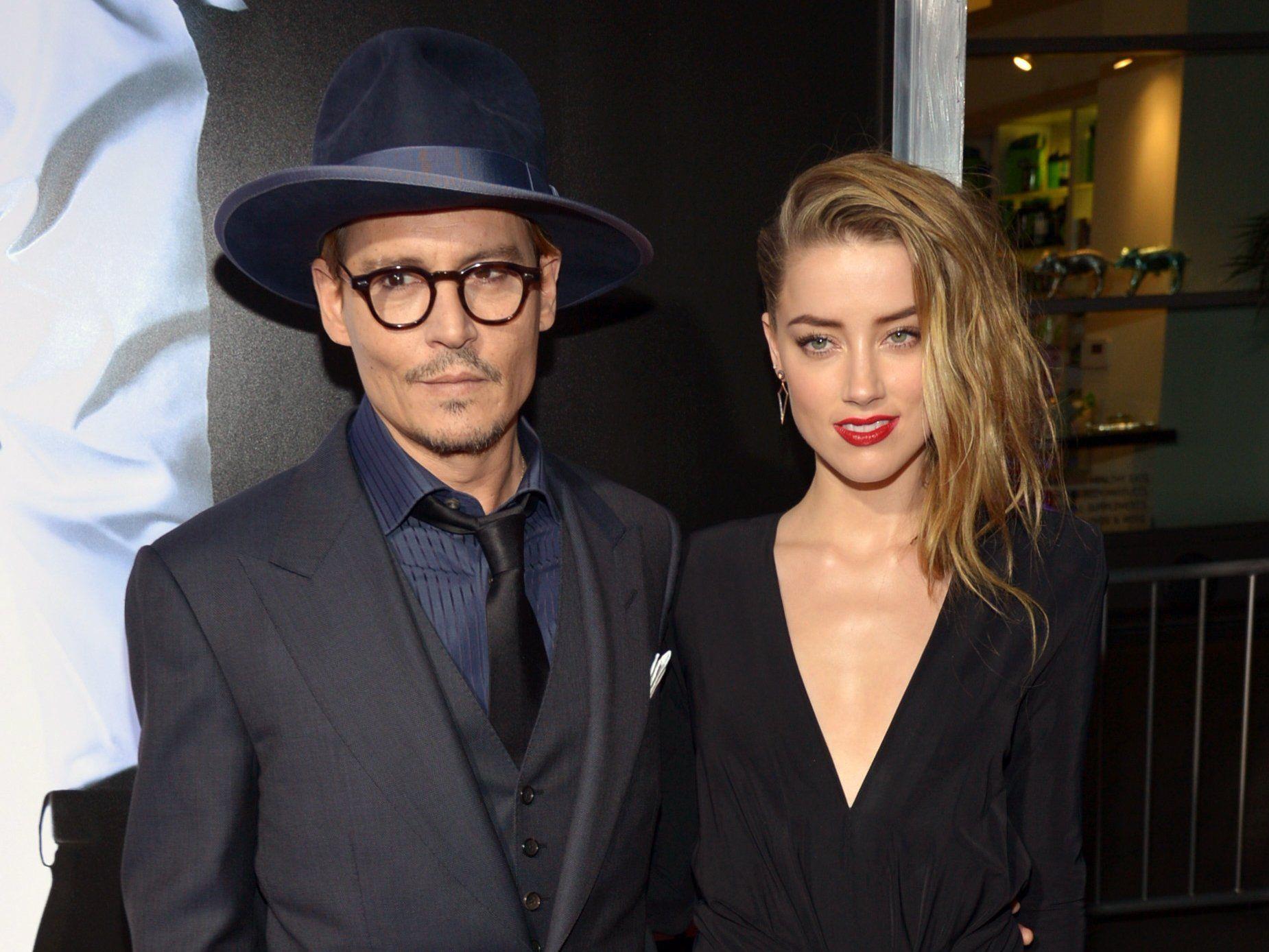 Johnny Depp ist nun offiziell vom Markt - laut Medienberichten hat er Freundin Amber Heard geheiratet.