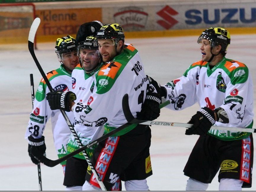 EHC Lustenau trifft auf Bregenzerwald. EHC Lustenau trifft auf Bregenzerwald.