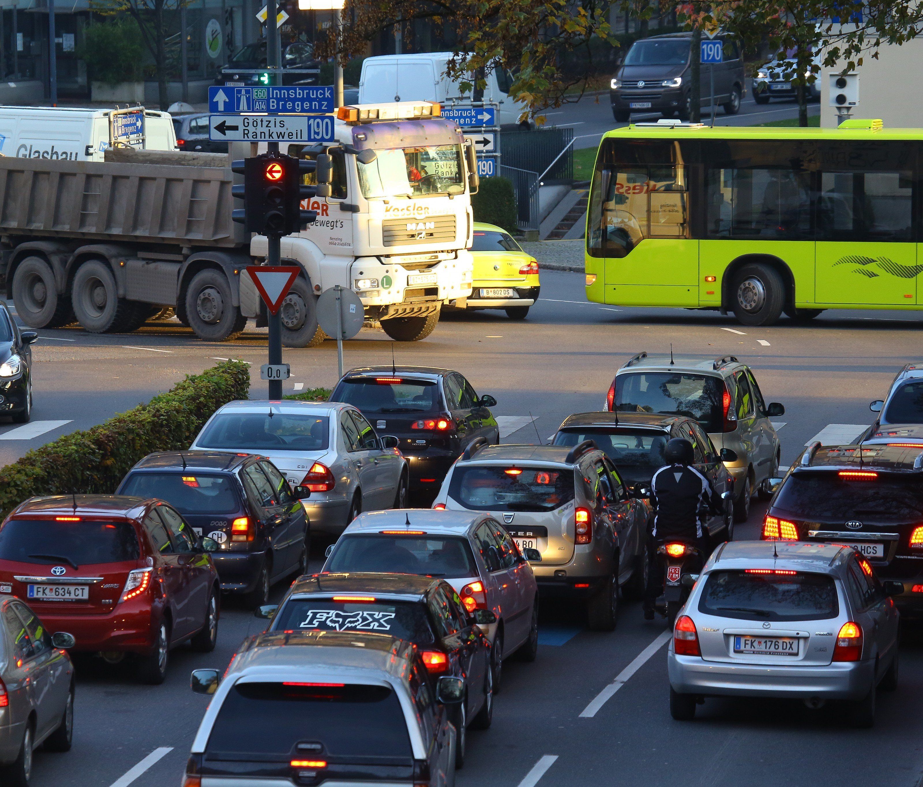 Aktueller Bericht des Umweltinstituts zur Luftgütebilanz 2014. Aktueller Bericht des Umweltinstituts zur Luftgütebilanz 2014.
