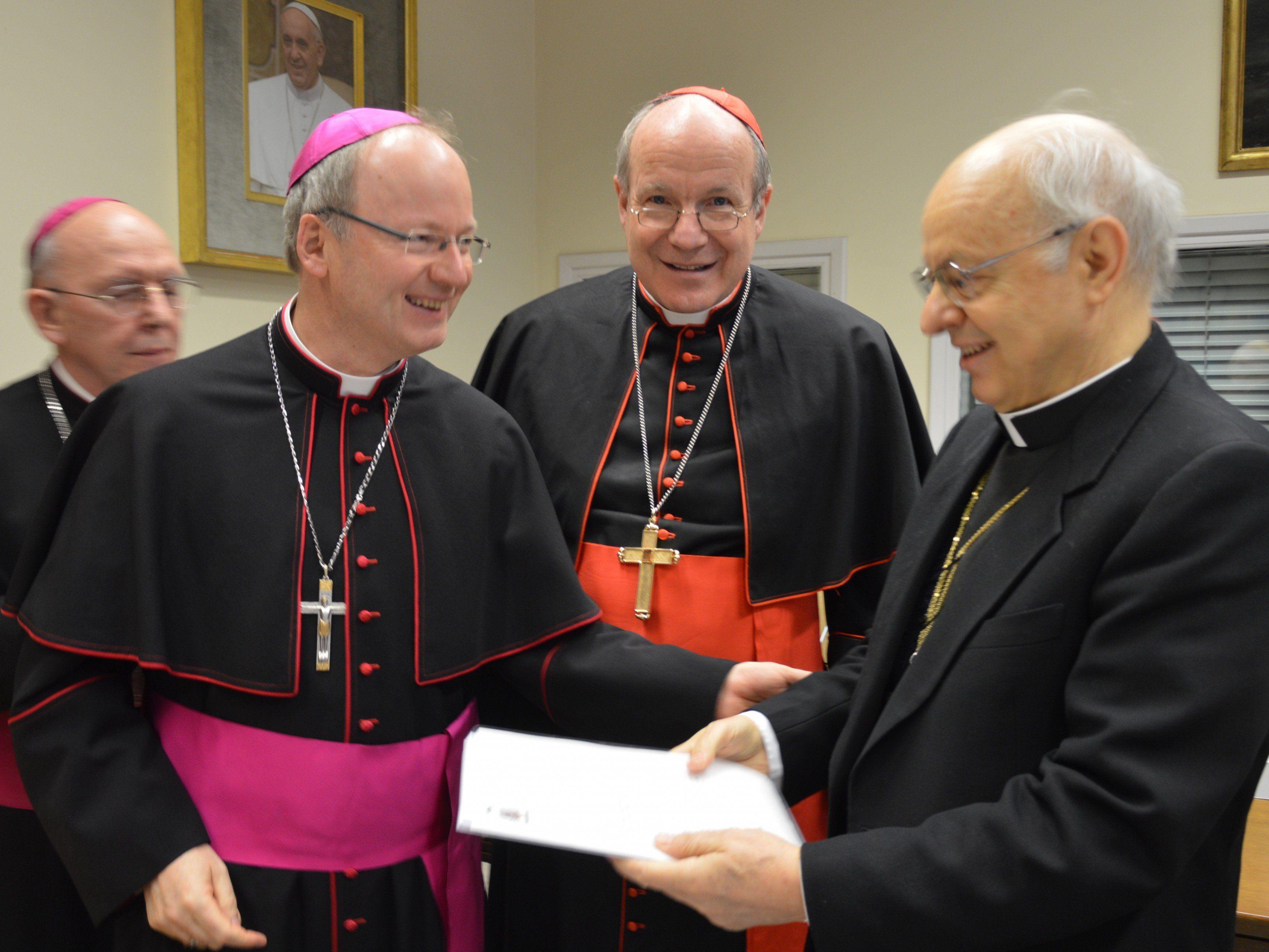 Bischofssynode Familienumfrage: Bischof Elbs, Kardinal Schönborn, Kardinal Baldisseri