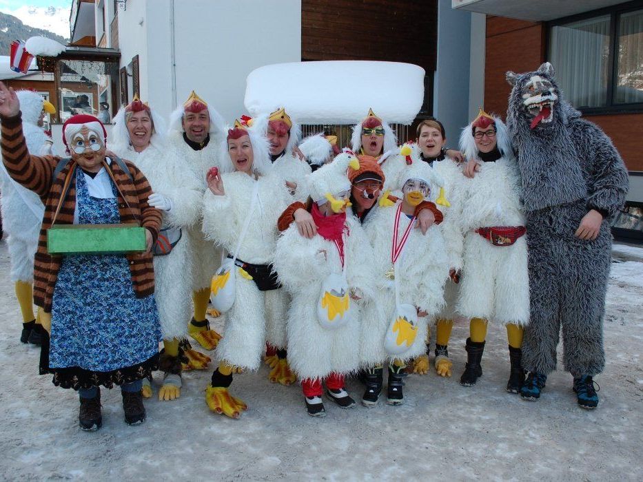 Groß und klein ließen in Silbertal die fünfte Jahreszeit hoch leben. Groß und klein ließen in Silbertal die fünfte Jahreszeit hoch leben.