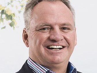 Bürgermeisterkandidat Christoph Metzler stellt sich der Diskussion Bürgermeisterkandidat Christoph Metzler stellt sich der Diskussion