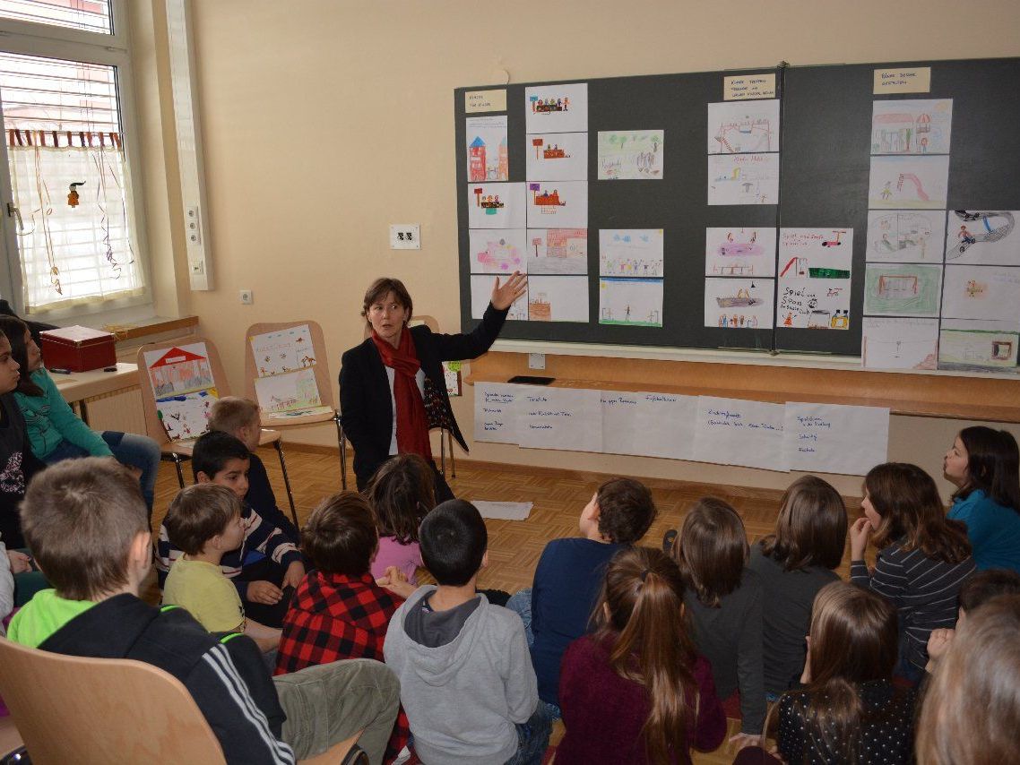 BU: Den erfolgreichen Auftakt des Kinderbeteiligungsprojektes machten Kinderrechtsseminare in der dritten Volksschulklasse. BU: Den erfolgreichen Auftakt des Kinderbeteiligungsprojektes machten Kinderrechtsseminare in der dritten Volksschulklasse.